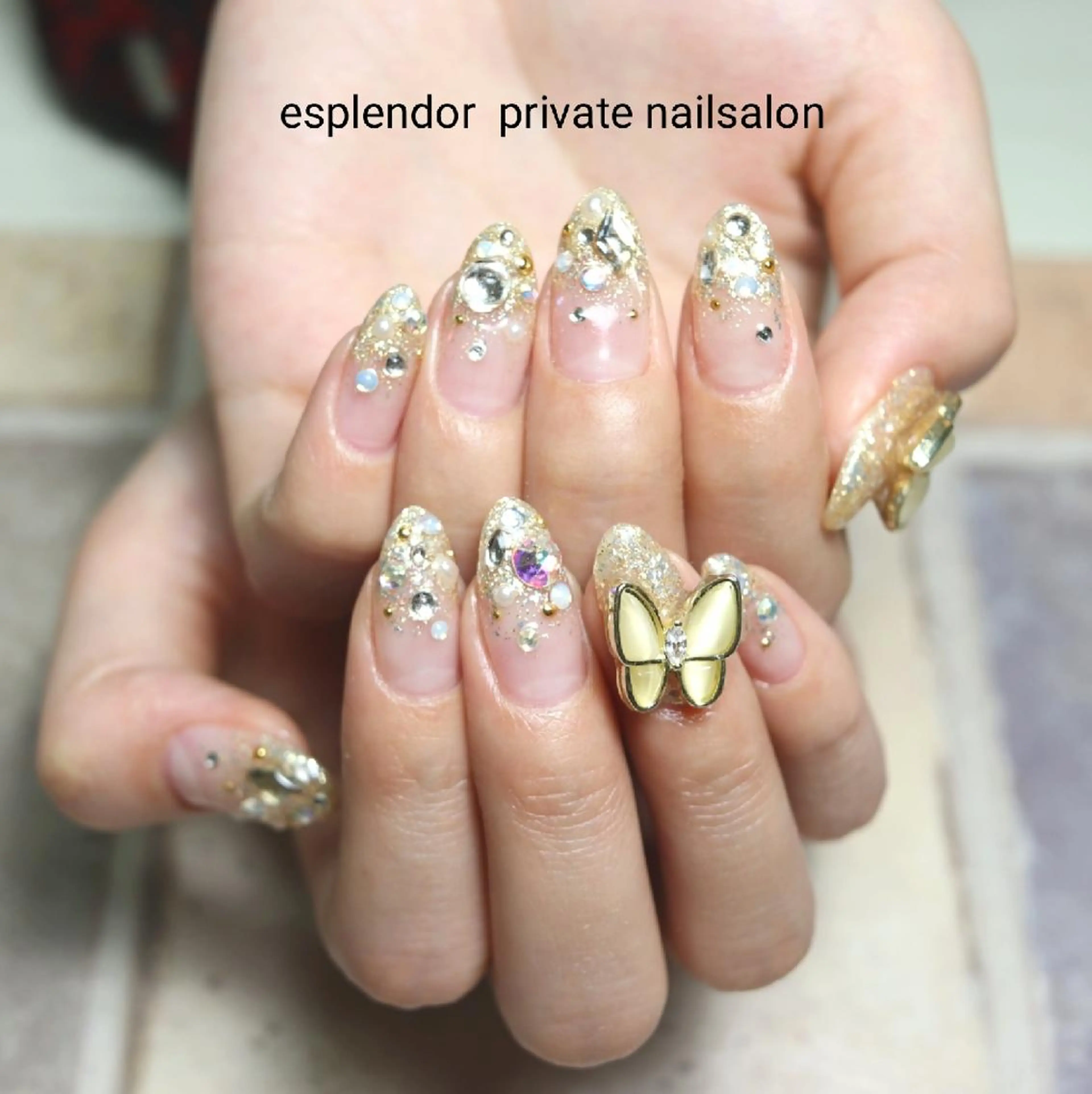 ネイル キラキラネイル esplendor  エスプレンドル所属・esplendor  エスプレンドルのネイルデザイン