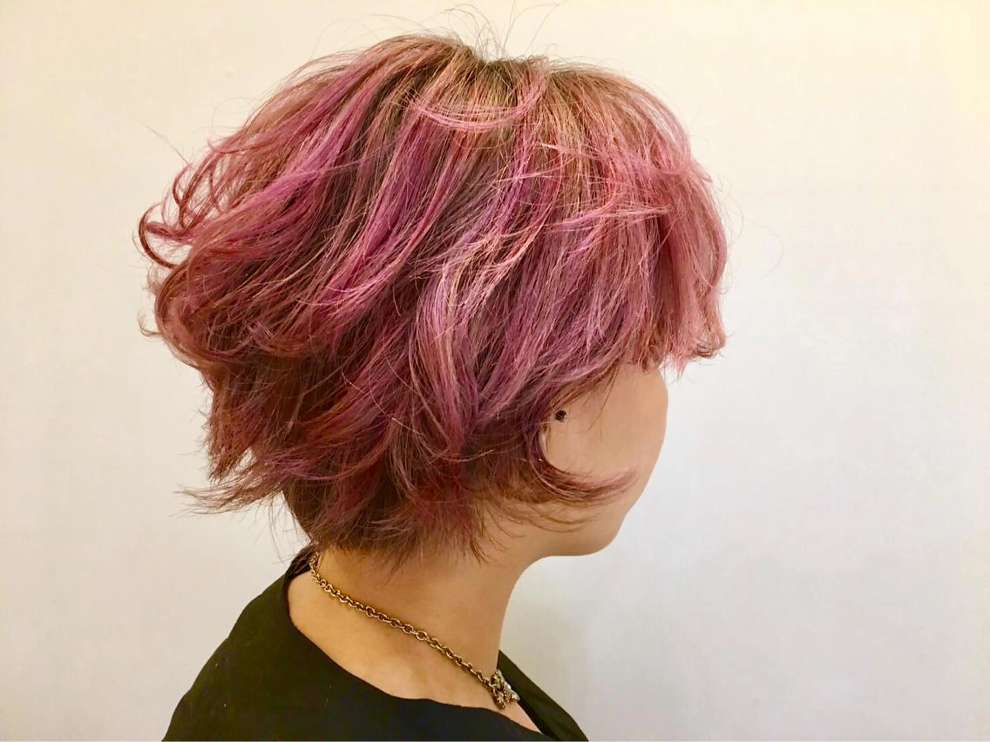 ショート ハイライト 美髪改善・エクステ・ ストレート/カンジのヘアスタイル