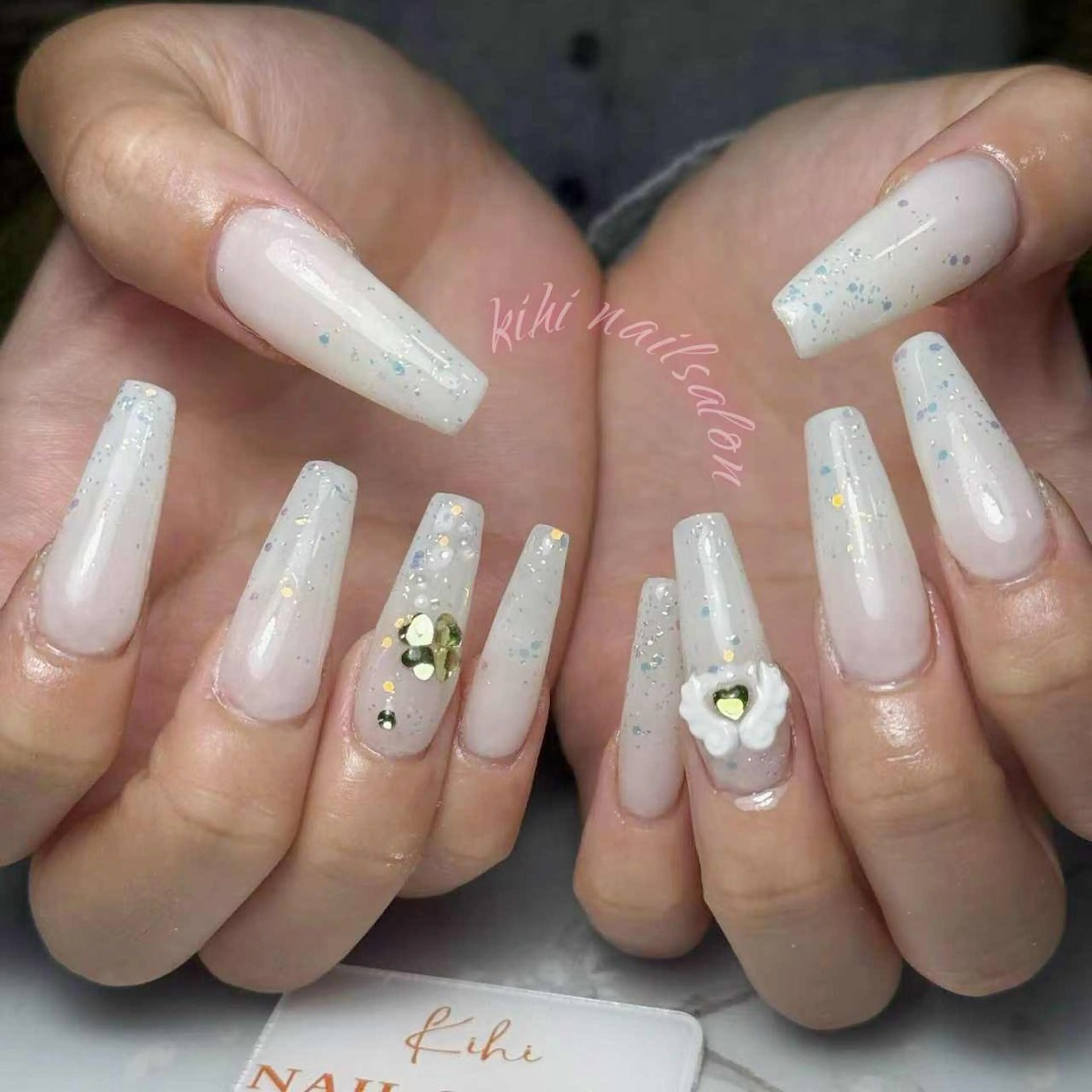 ネイル アートネイル フレンチネイル ジェルネイル グラデーション 韓国ネイル ハンドネイル 💕鈴木ユリ パラジェル/オフ無料のネイルデザイン