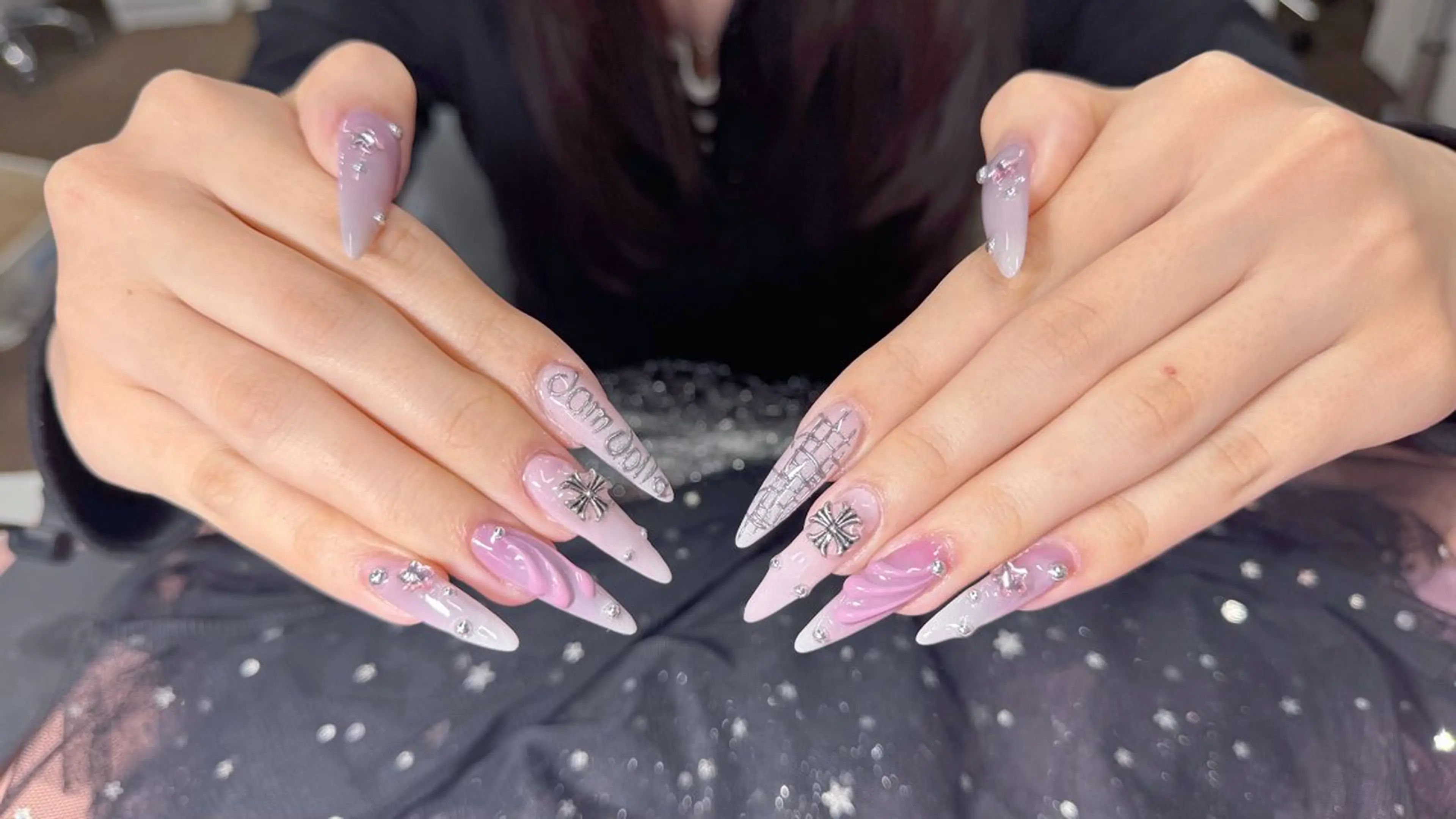 ネイル 成人式 フレンチネイル グラデーション 韓国ネイル ミラーネイル ハンドネイル Lya Nail Salonのネイルデザイン