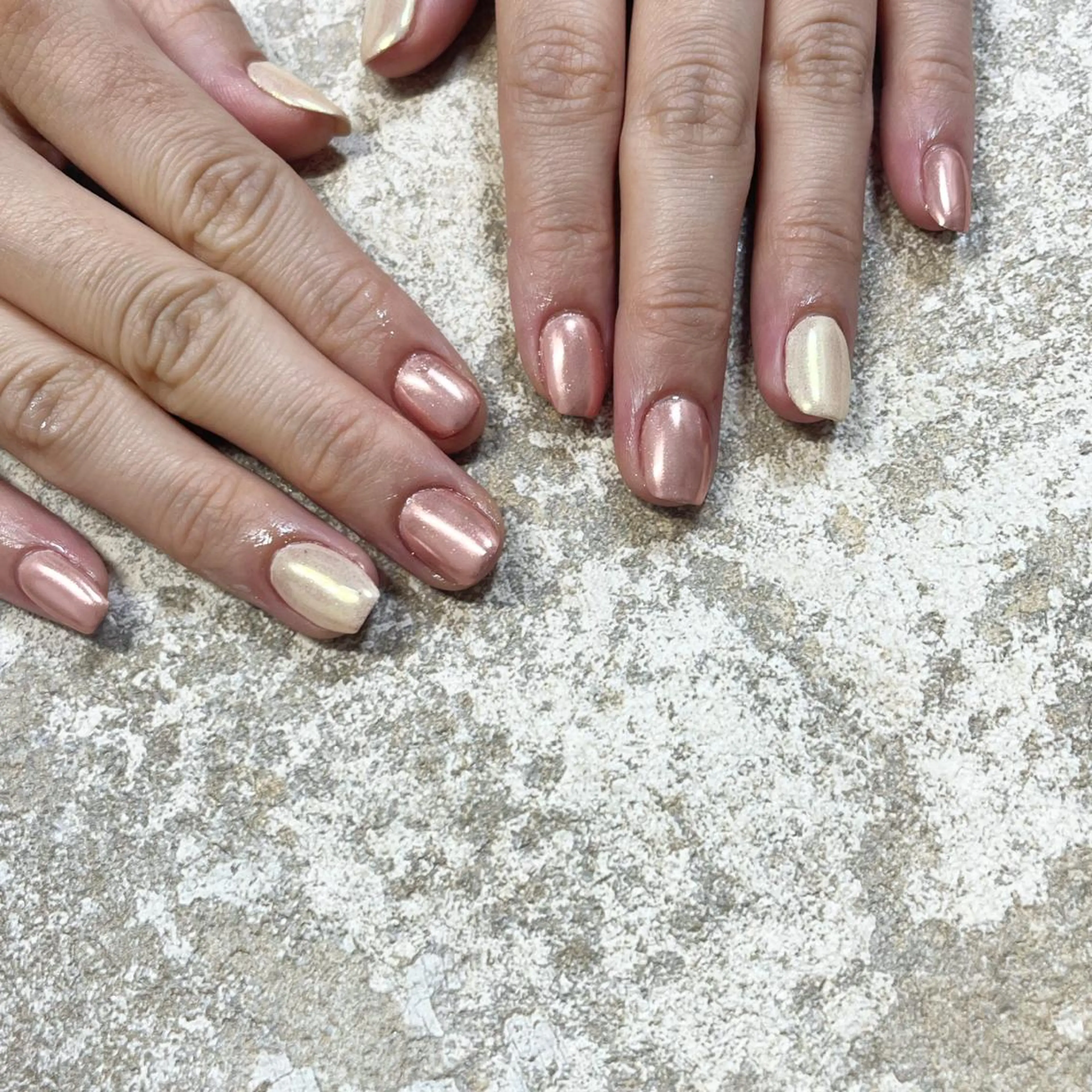 ネイル ジェルネイル グリーン ミラーネイル ワンカラーネイル キンジョウ ハルナのネイルデザイン