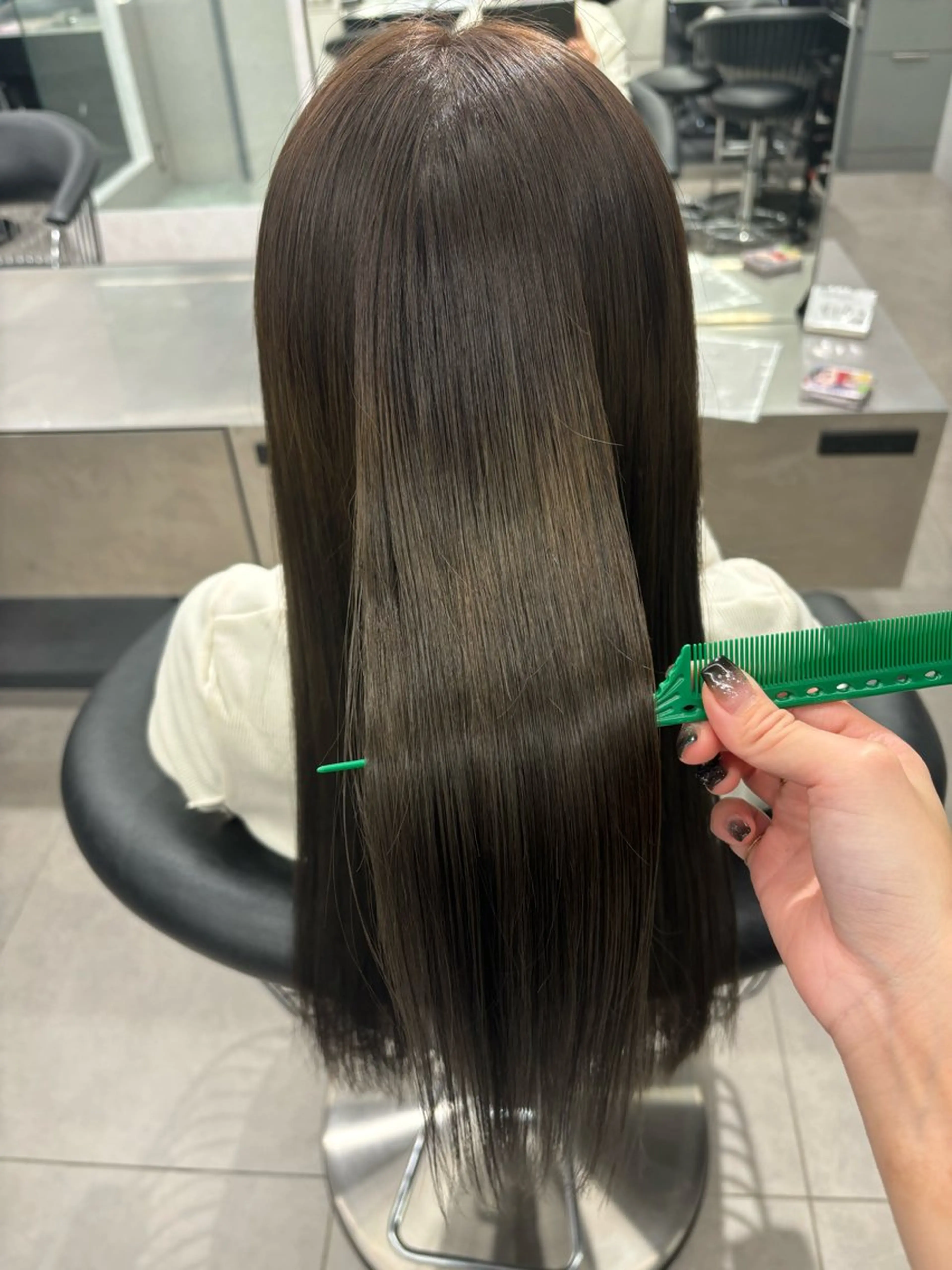 セミロング 艶カラー 仲間純子🪼のヘアスタイル