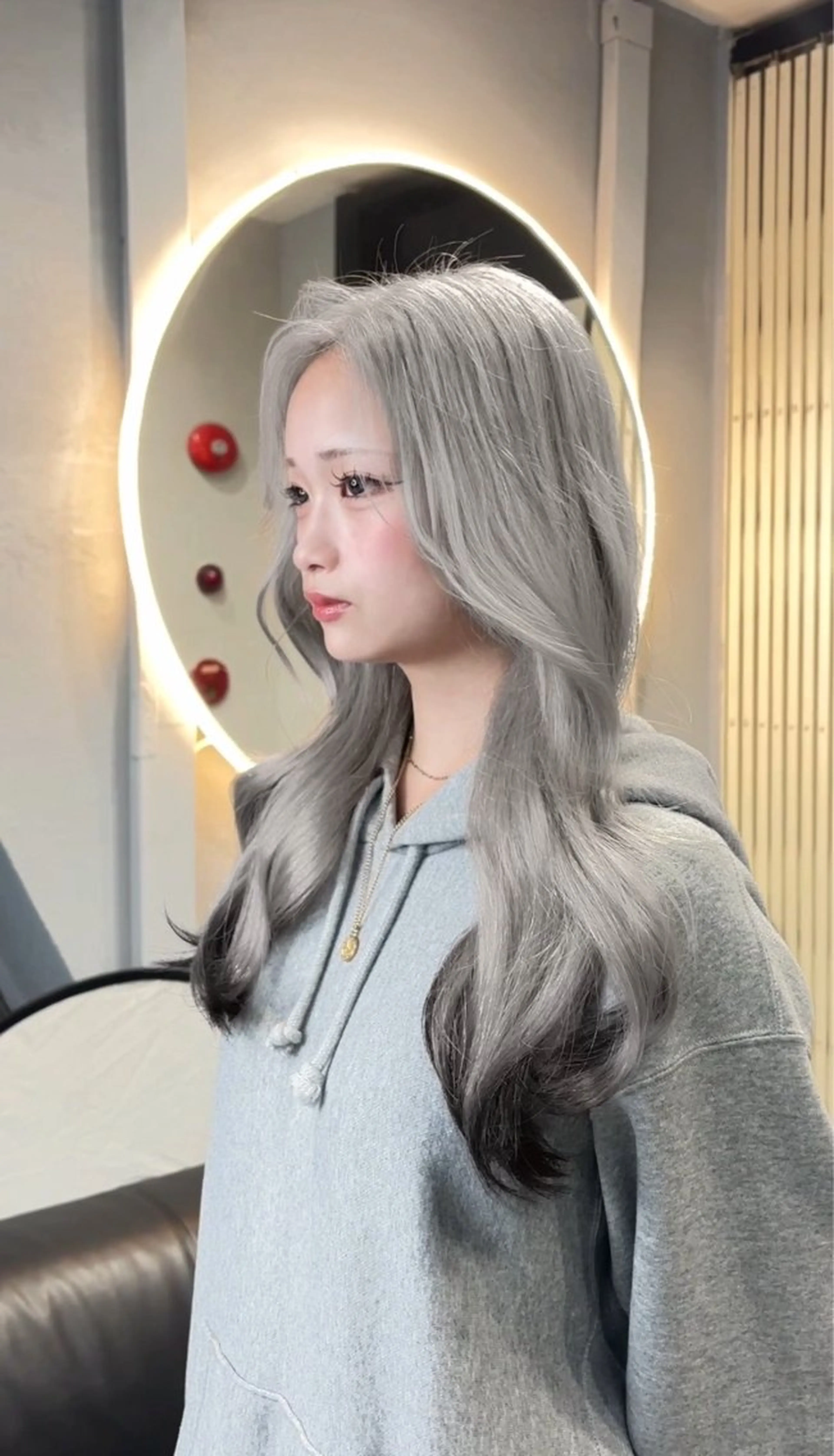 ロング カット ヘアカラー トリートメント 韓国ヘア/ブリーチ無 しWカラー/オリーブのヘアスタイル