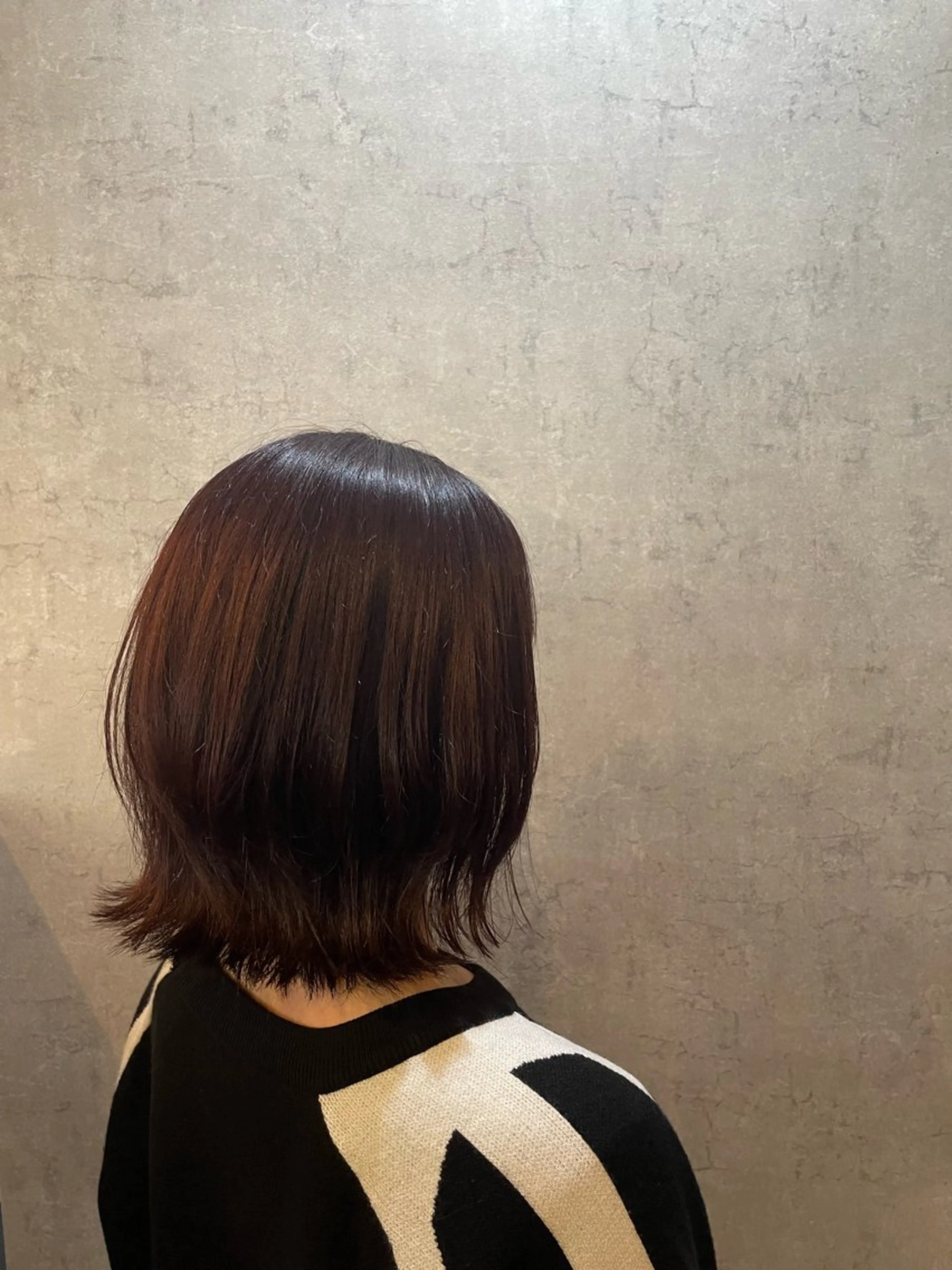 ミディアム 手塚 由佳のヘアスタイル