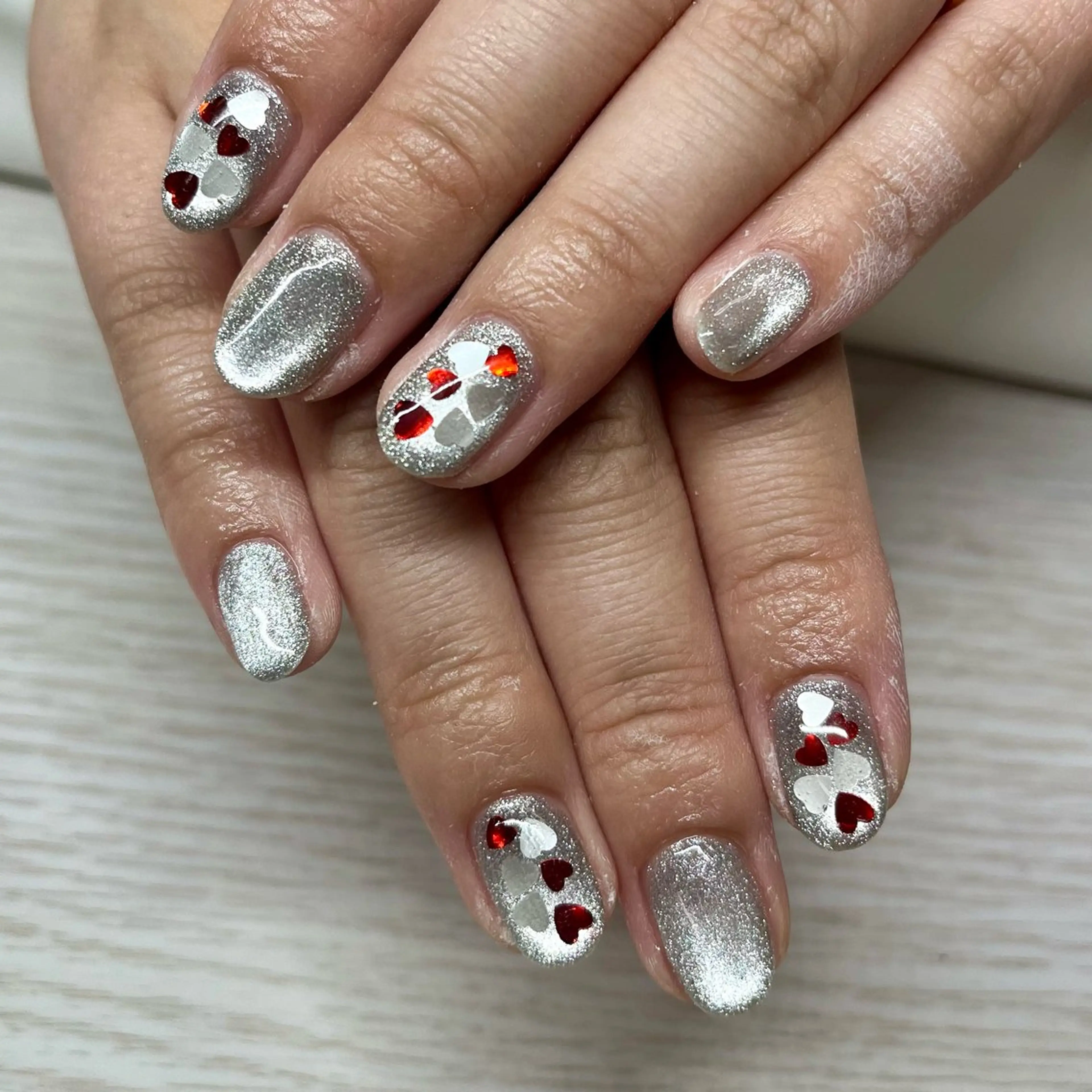 ネイル ハート マグネットネイル シルバー TRU NAIL&EYE所属・TRU ユウアのネイルデザイン