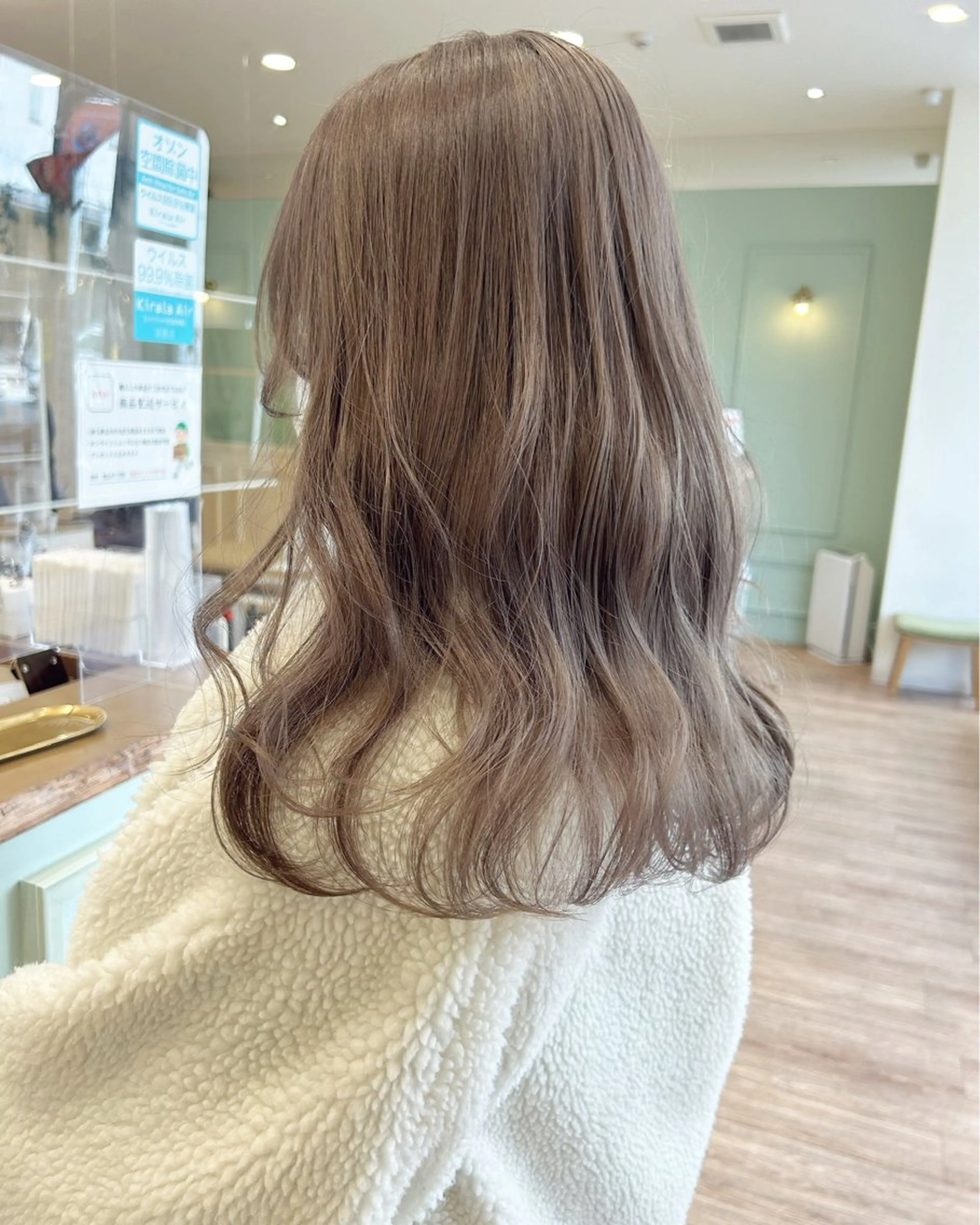 セミロング ヘアカラー トリートメント ケアブリーチ 坪井佑樹のヘアスタイル