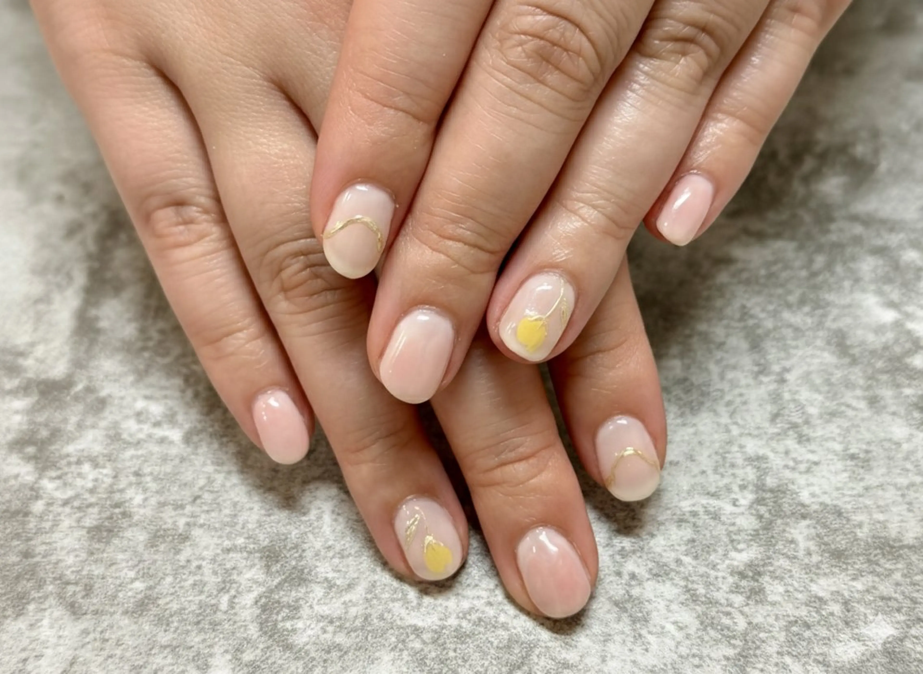 ネイル ニュアンスネイル 春ネイル ハンドネイル ハンドケア Souriant Hitomiのネイルデザイン