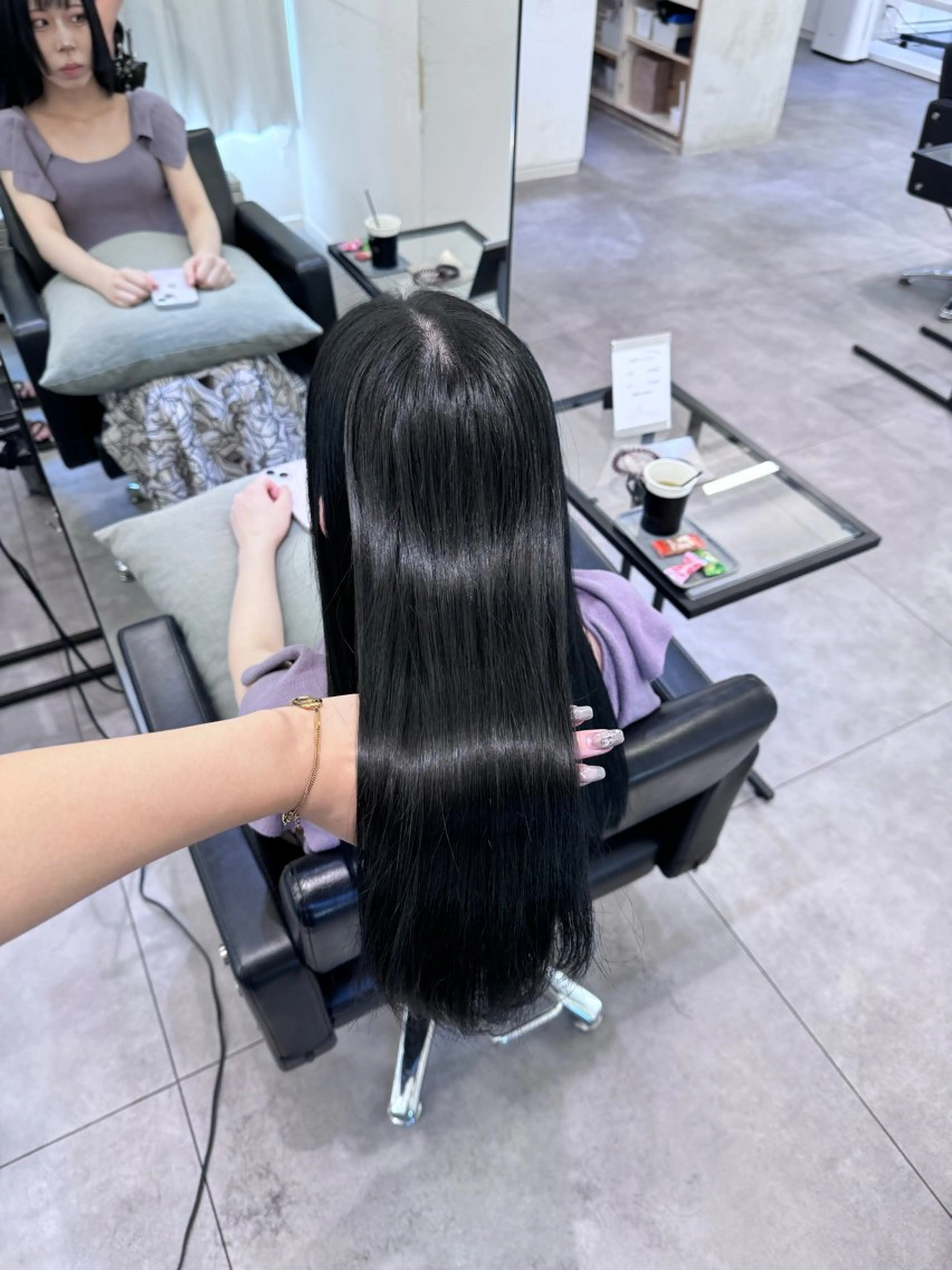 ロング AHNKISM所属・似合わせカット💎 トレンドレイヤーのヘアスタイル