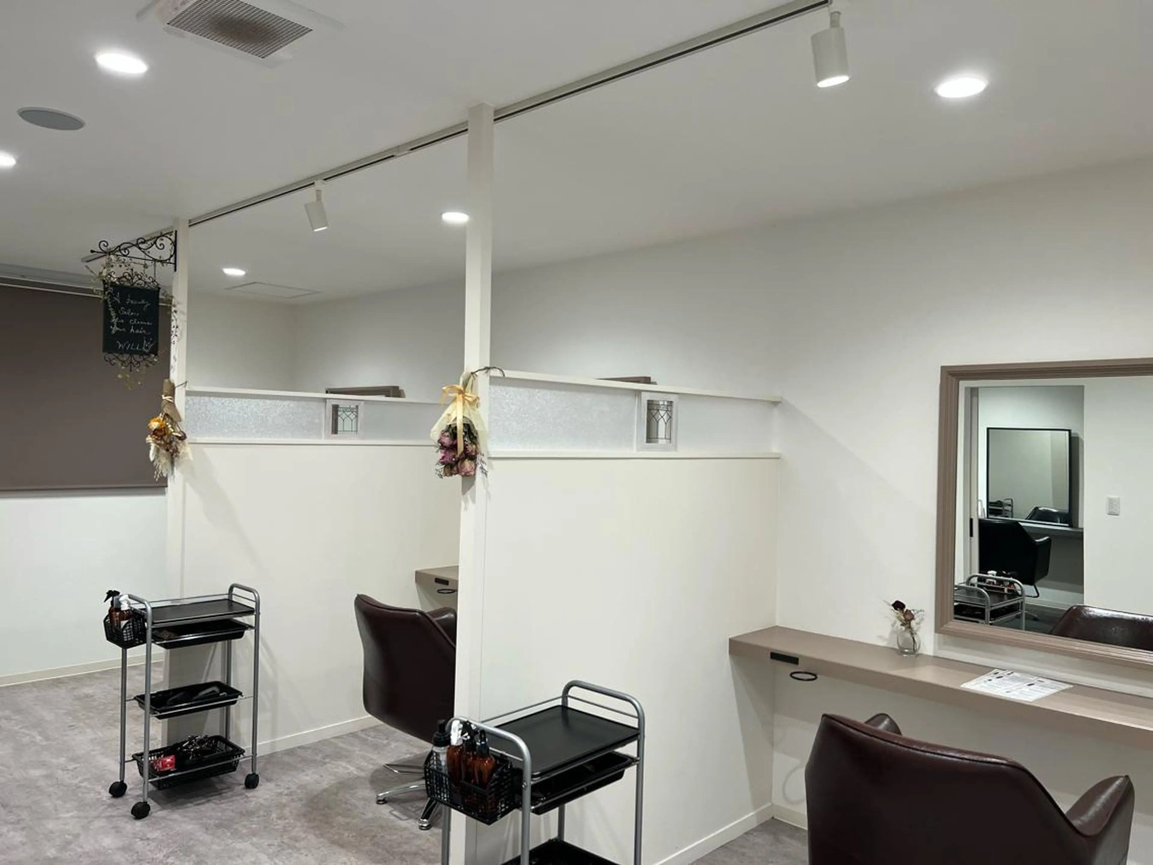 カラー 井上 美春のヘアスタイル