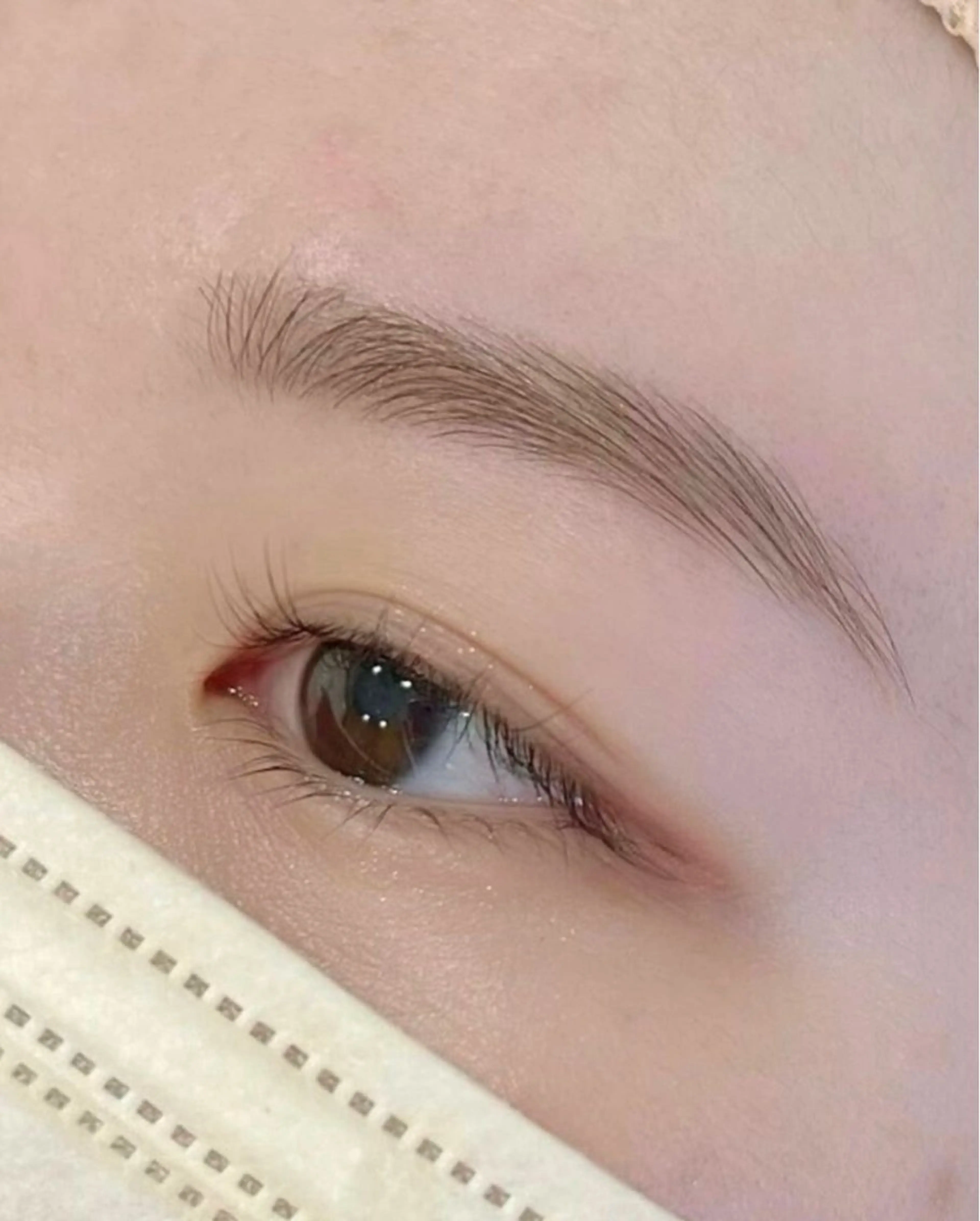 レディース眉カットの写真