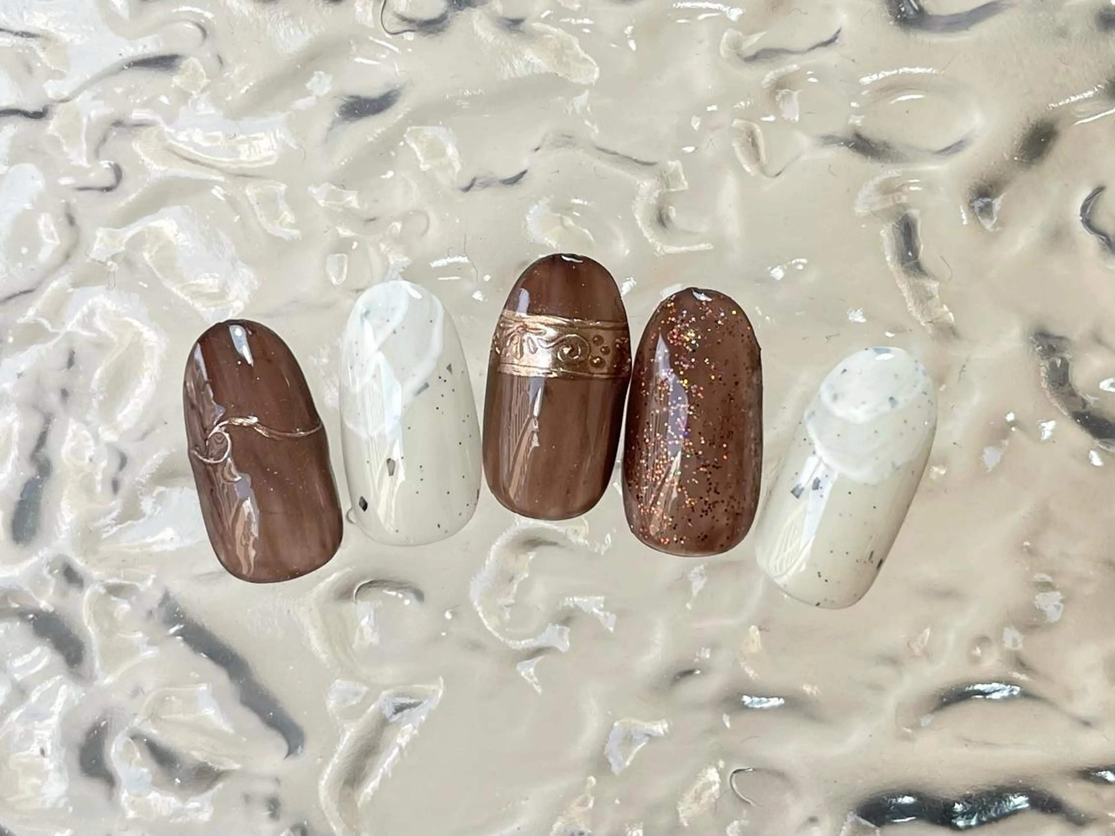 ネイル アートネイル ジェルネイル ミラーネイル ニュアンスネイル オフィスネイル ハンドネイル kinjo yuaのネイルデザイン