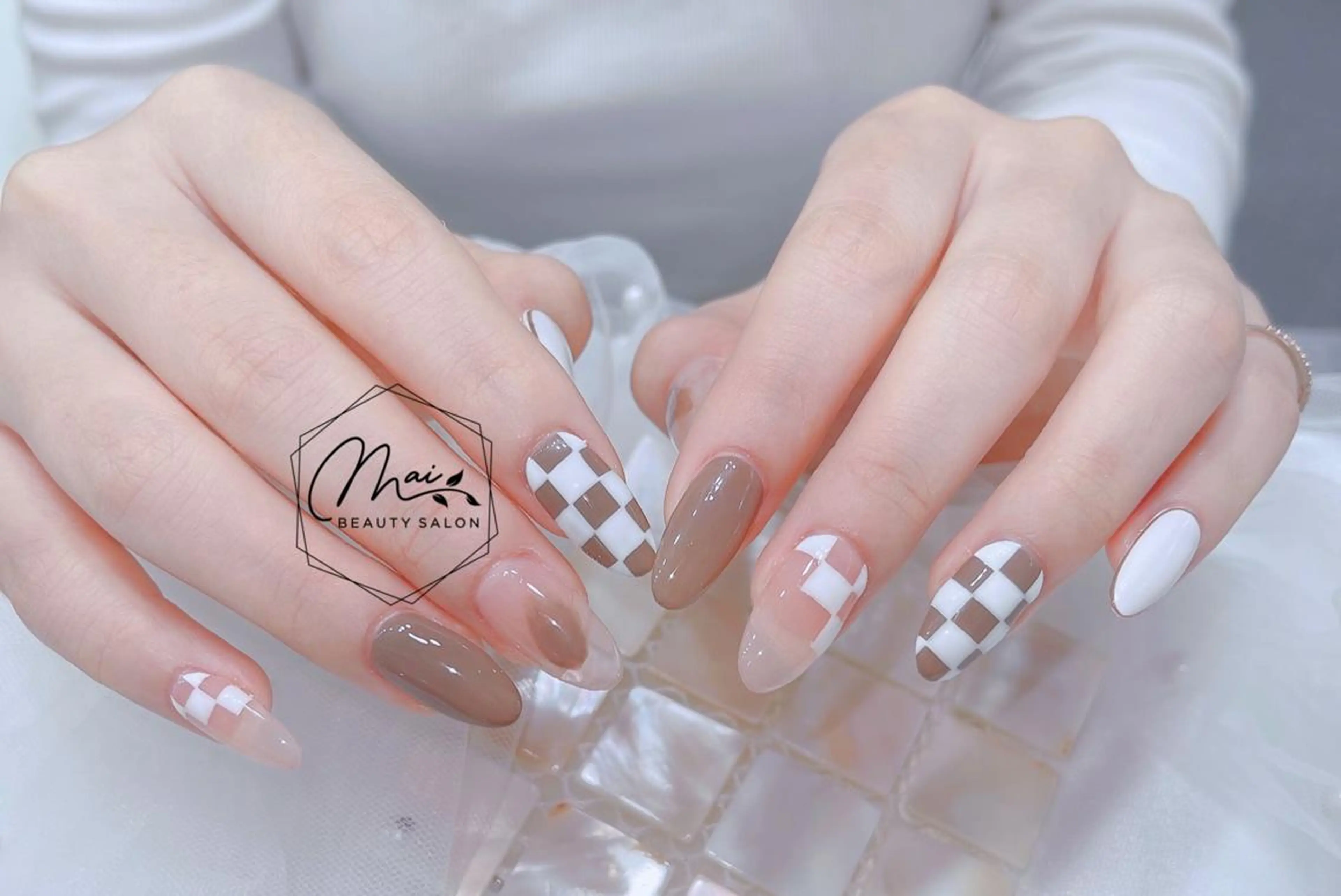 ネイル オーロラネイル 長さ出し フラッシュネイル フレンチネイル ジェルネイル MaiBeauty HaNaのネイルデザイン