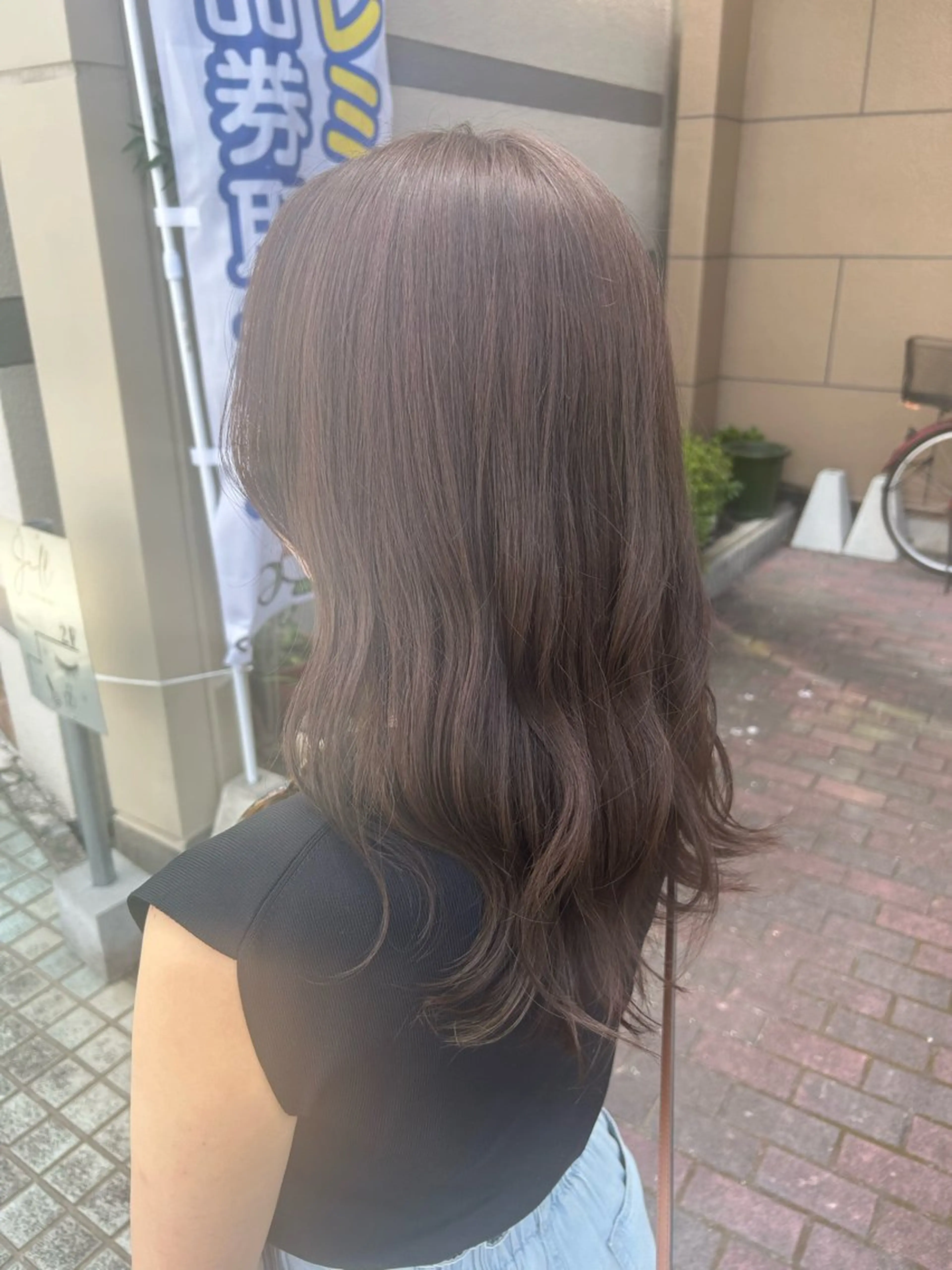 ミディアム éclat hairs beau group所属・西田 颯花のヘアスタイル