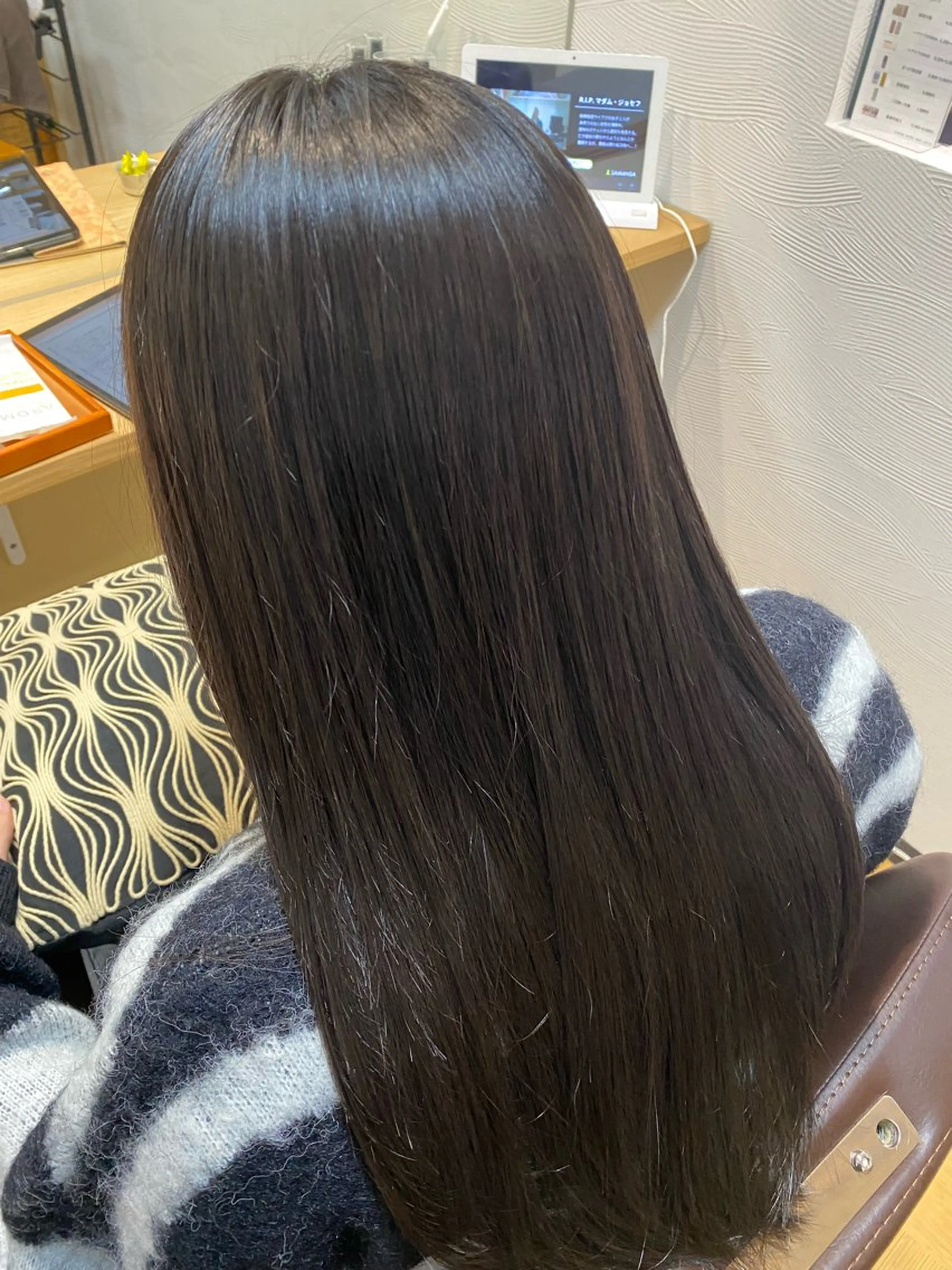 ロング 縮毛矯正・髪質改善専門店　髪屋こころ　東川口店所属・いばやし たかひろのヘアスタイル
