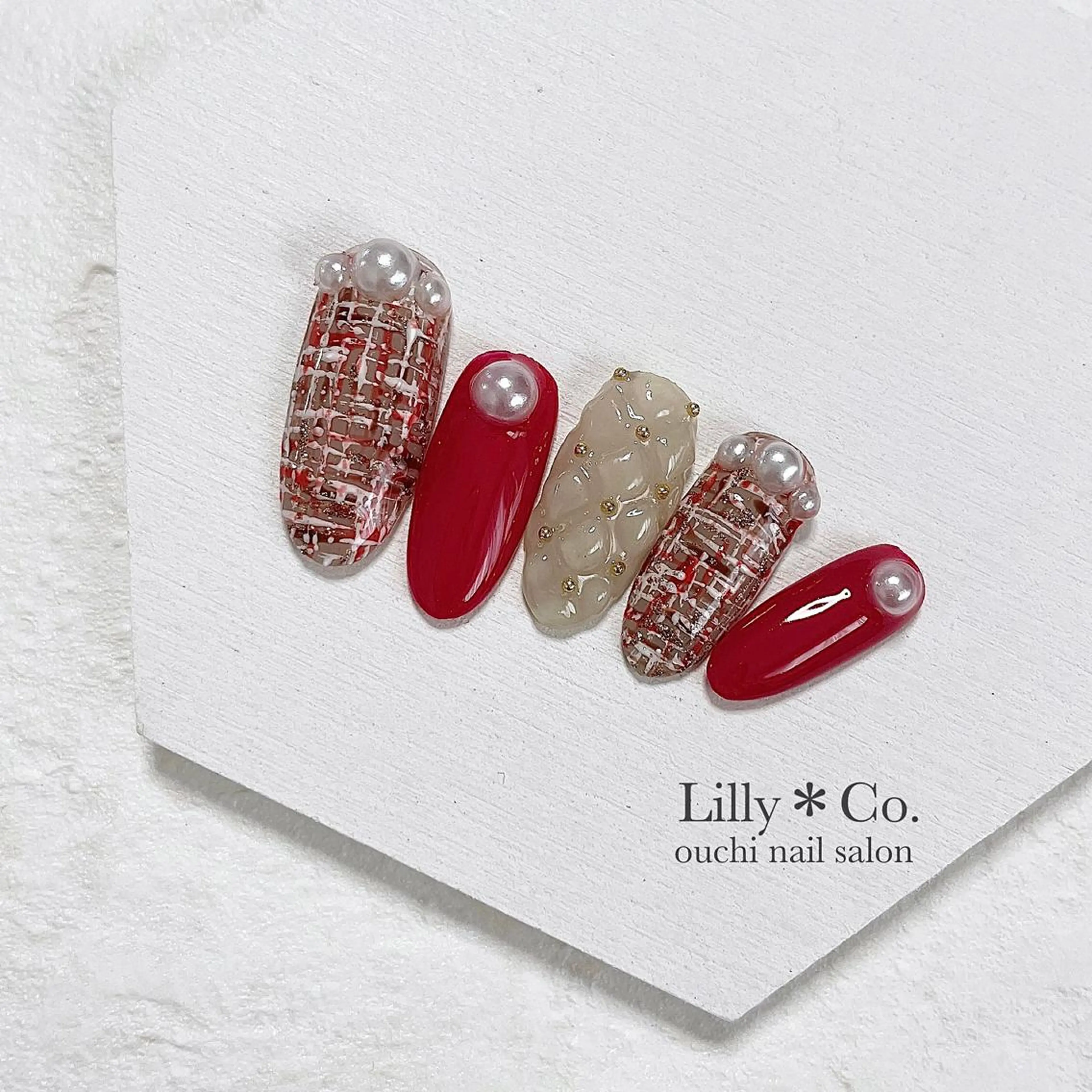 ネイル 冬ネイル クリスマス ハンドネイル ハンドケア Lilly Co.のネイルデザイン