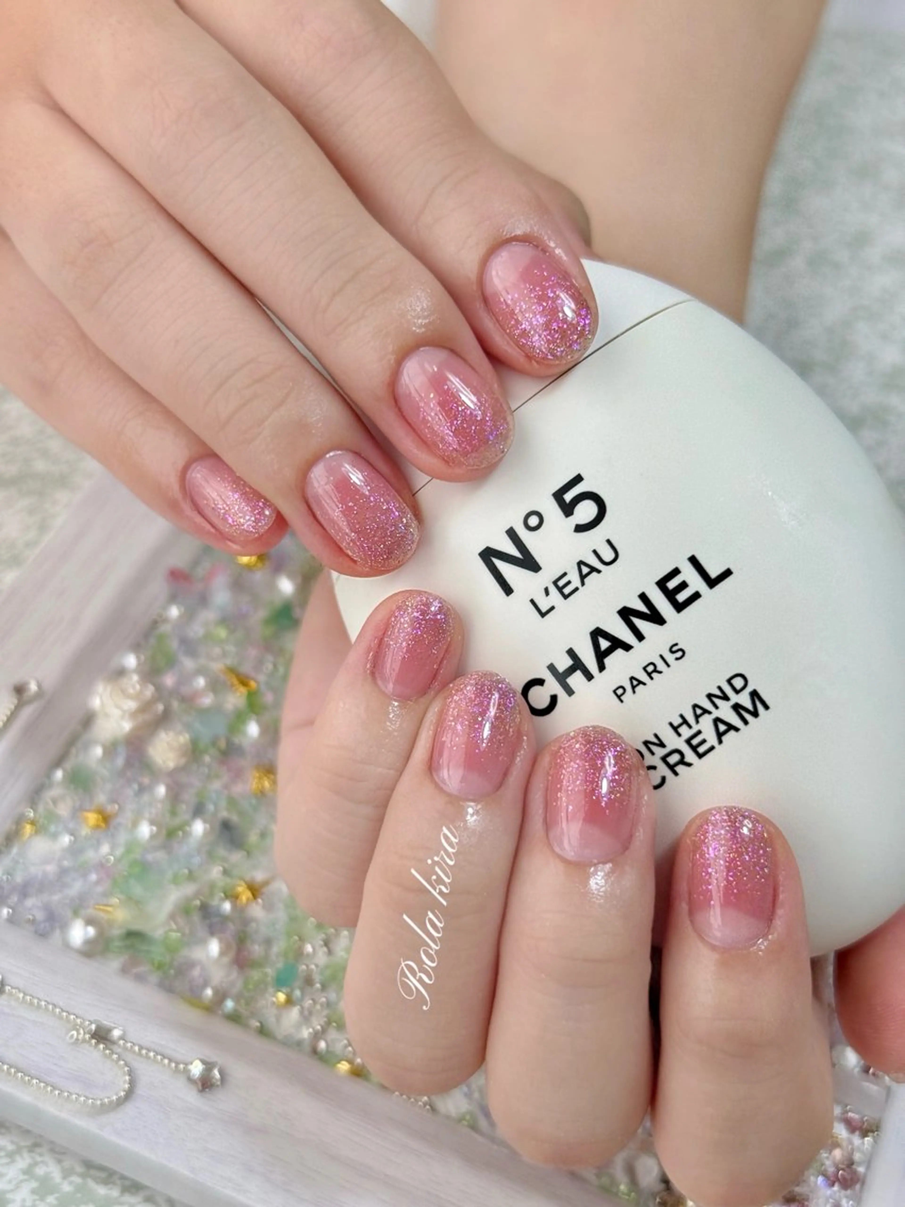 ネイル ジェルネイル ガーリー グラデーション 氷ネイル・うるうるネイル キラキラネイル ハンドネイル Rola kira nail salon所属・Rola kira 麗のネイルデザイン
