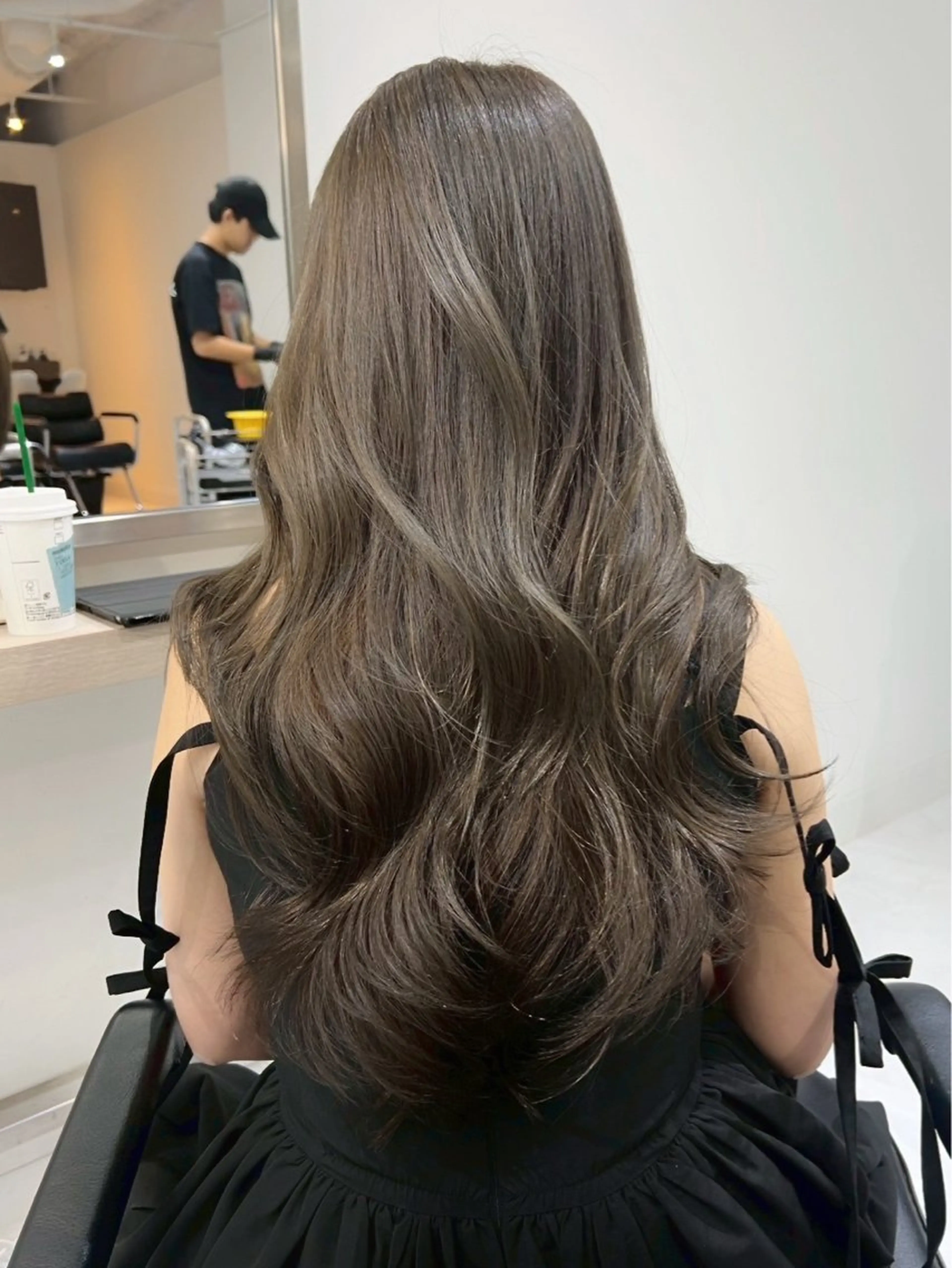 カラー グレージュ ヘアカラー YOLO/ HANAのヘアスタイル