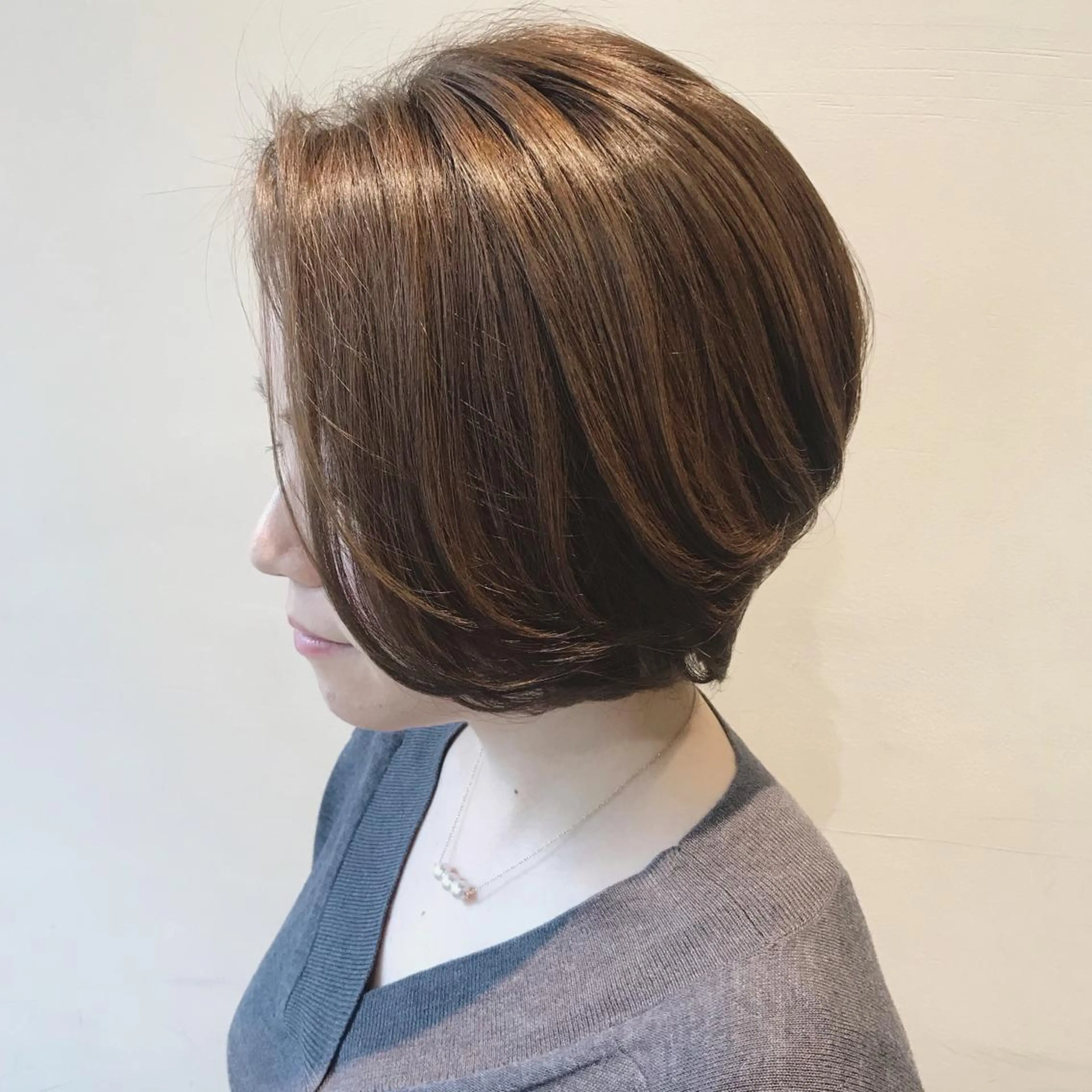 ショート カラー ヘアアレンジ ボブレイヤー ショートレイヤー アッシュ アッシュブラウン ブラウンカラー カット ヘアカラー トリートメント ヘッドスパ SALOWIN銀座VORT所属・小林 佳祐のヘアスタイル