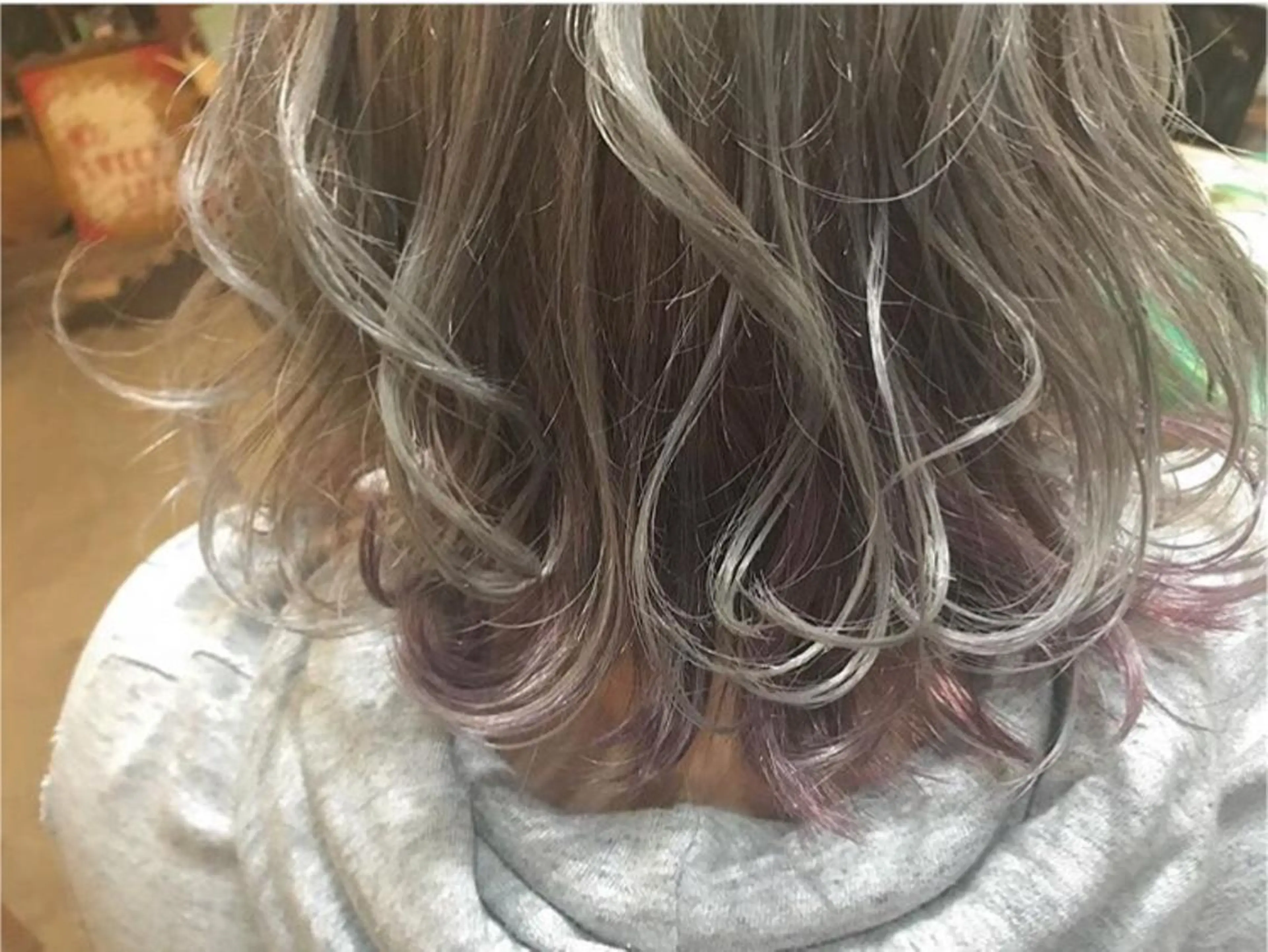 ミディアム カラー ブリーチ ブロンド ホワイトブロンド 玉木 育実のヘアスタイル