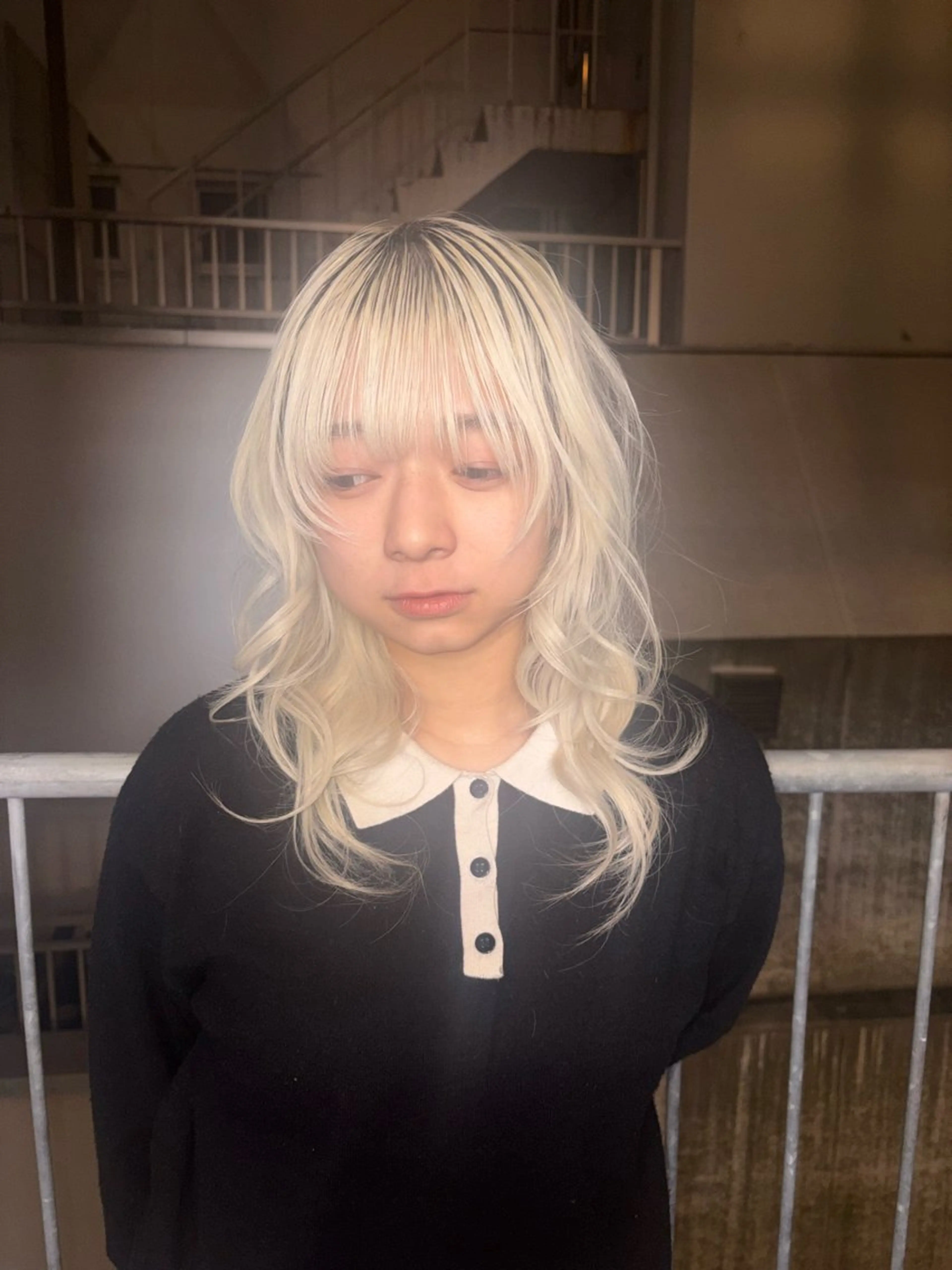 ミディアム カラー ヘアカラー トリートメント HIKARI🐈⬛ ハイトーン×デザインのヘアスタイル