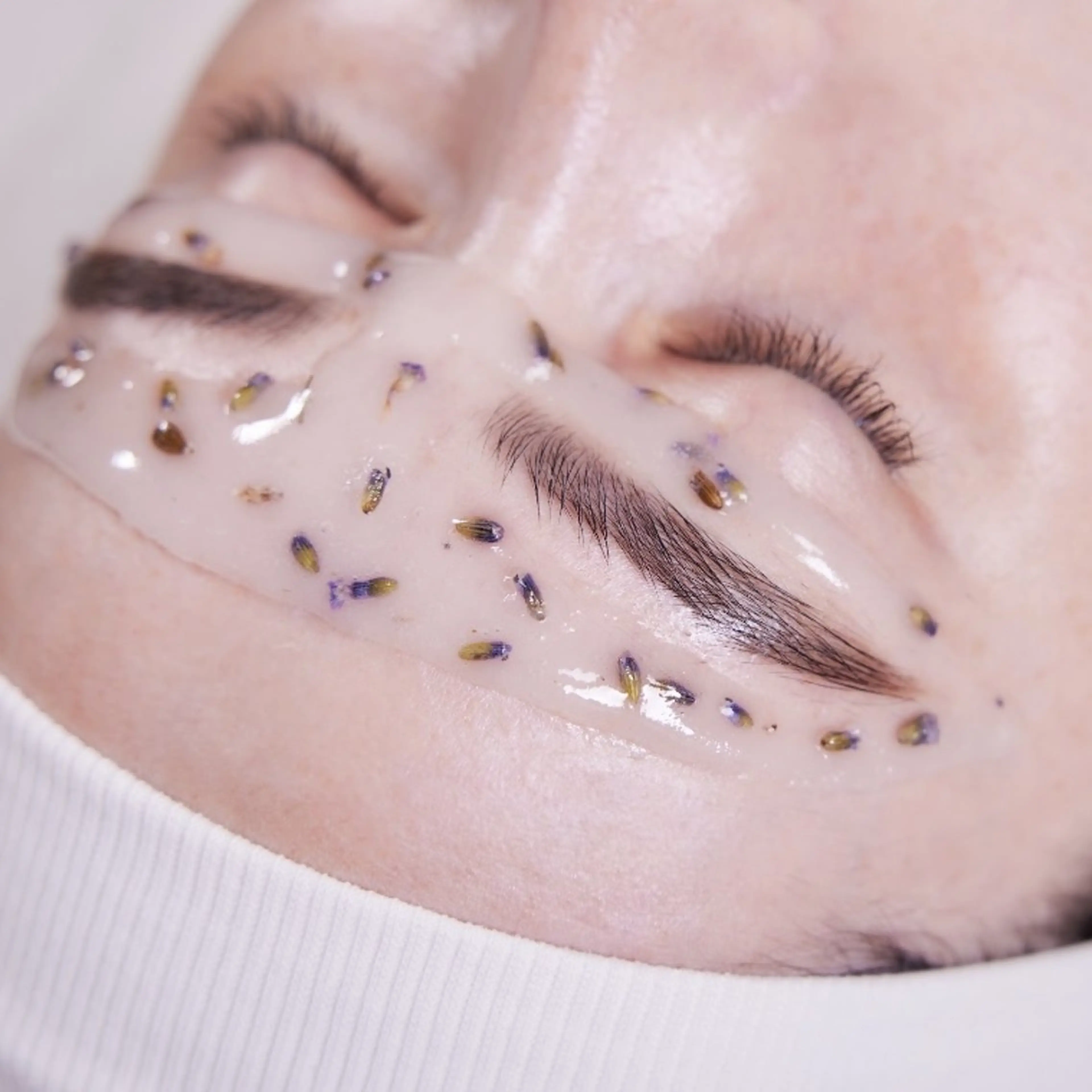 🌷お日にち限定/メンズOK🌷《黄金比率/骨格診断付》眉毛WAX🪄ブロウファッション+ハイドロジェリーマスク(眉周)の写真