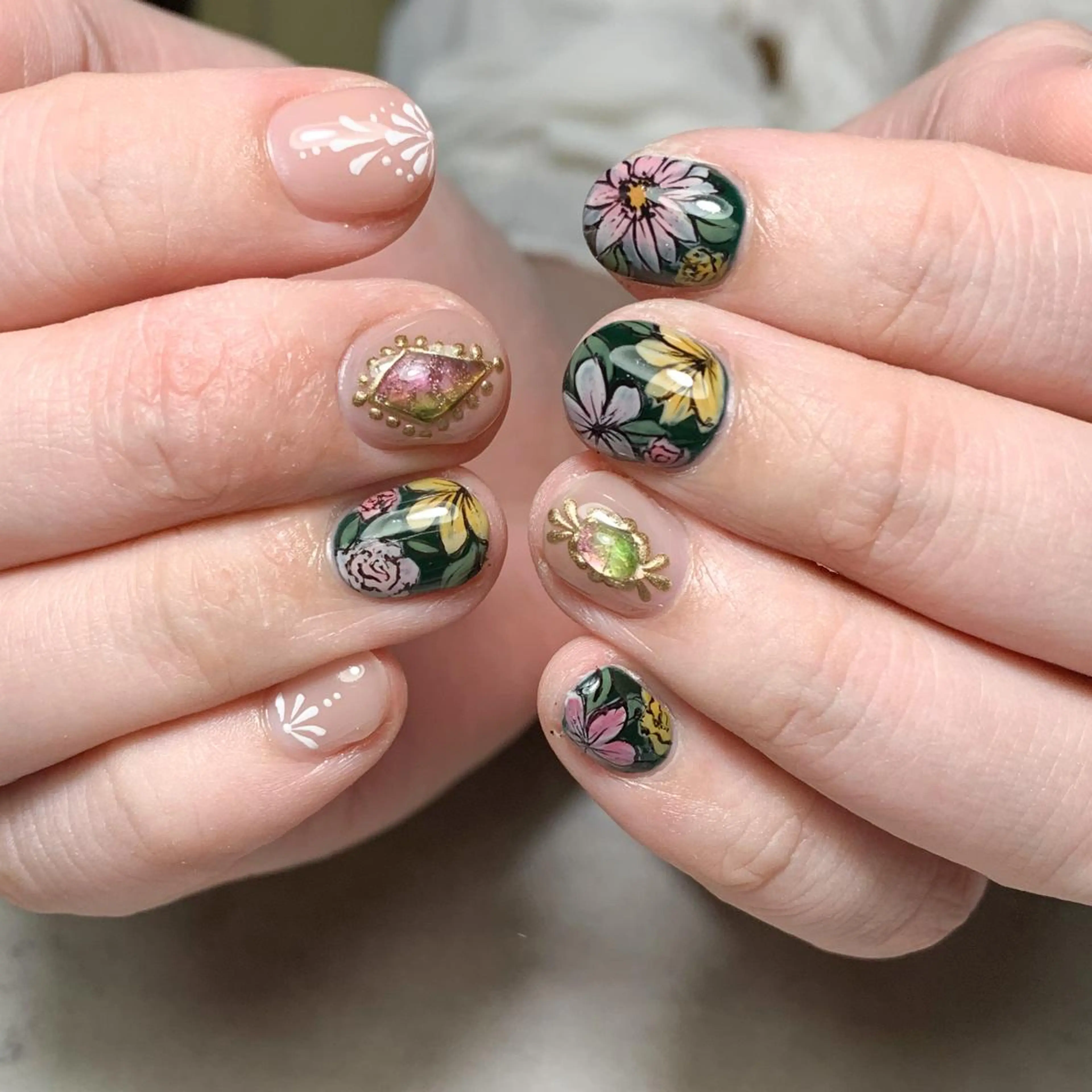 ネイル ハンドネイル atelier　FIORITURA所属・FIORITURA aiのネイルデザイン