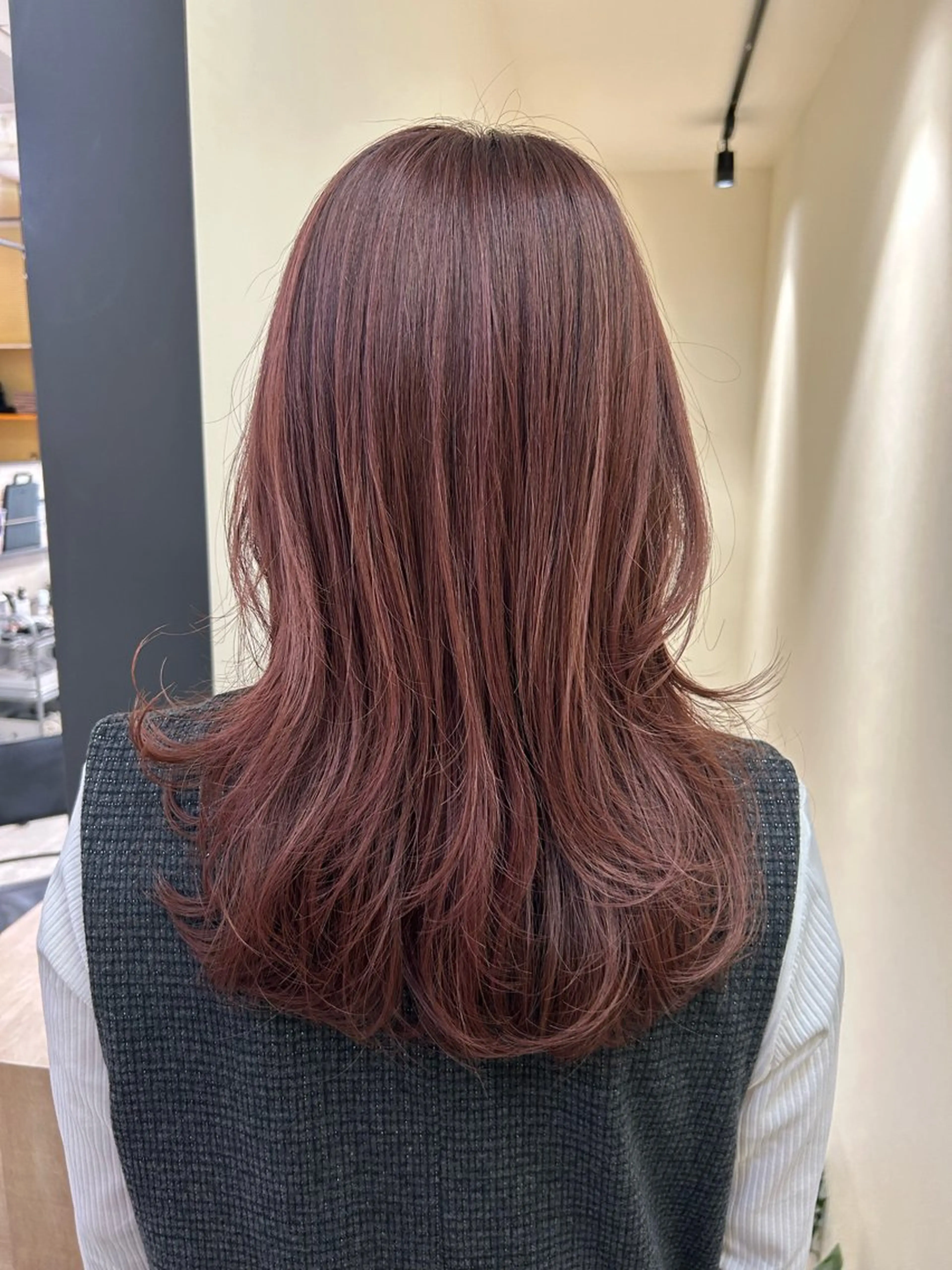 ロング カラー ベージュカラー ピンクカラー ピンクベージュ カット ヘアカラー トリートメント hub hair 透明感/レイヤーのヘアスタイル