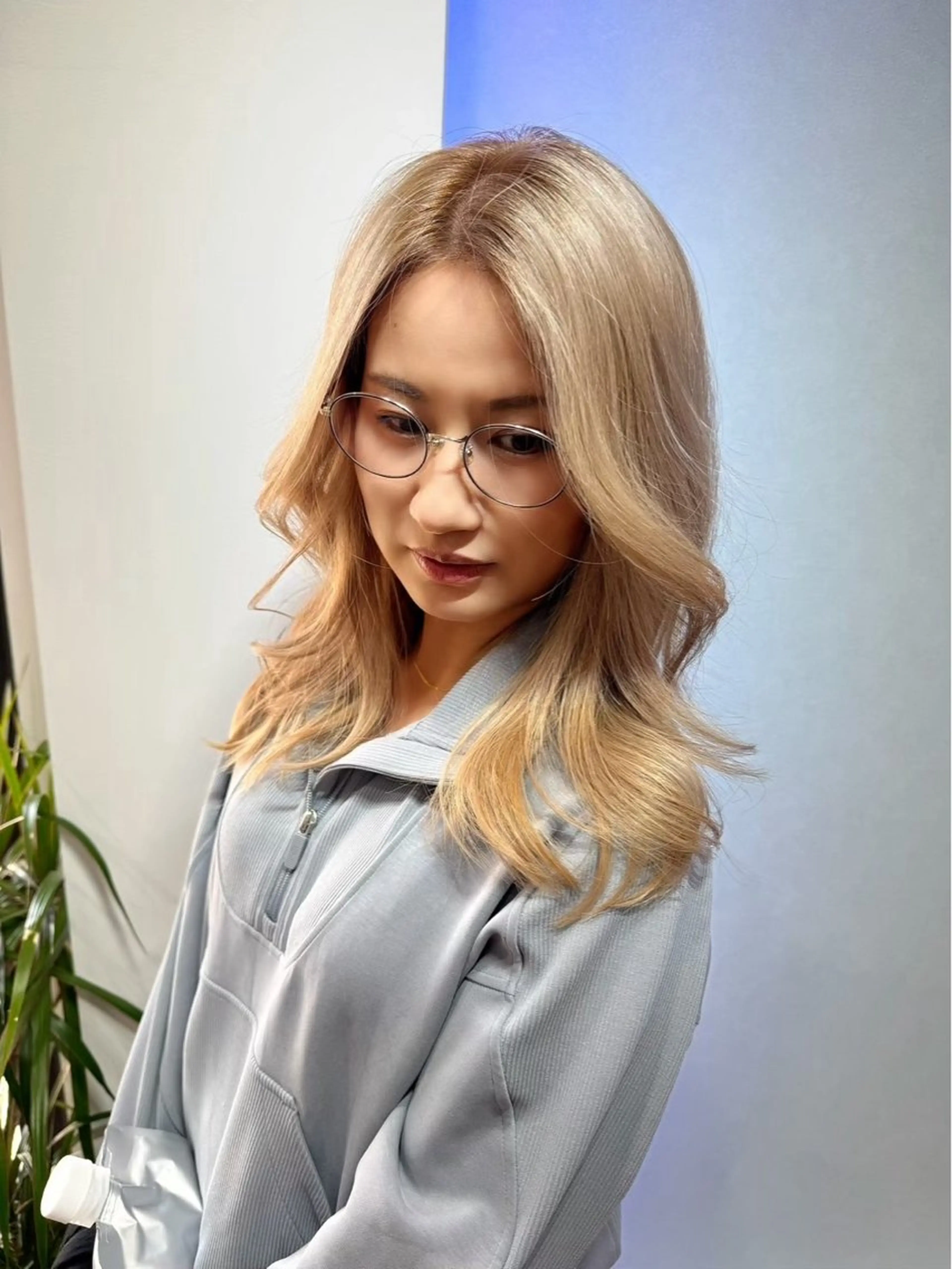 カラー 山名 璃湖のヘアスタイル