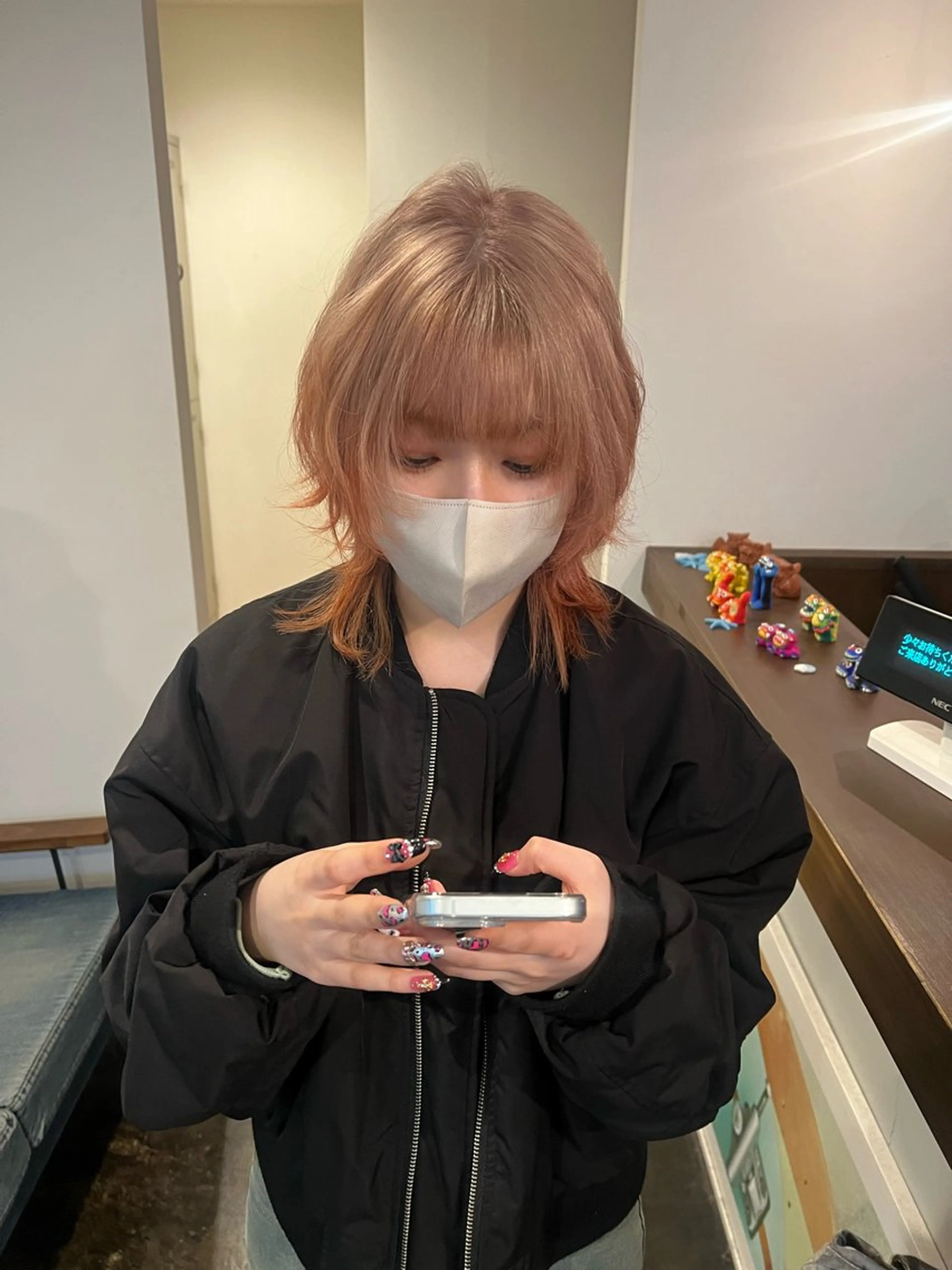 セミロング ヘアカラー 大泉 美久のヘアスタイル