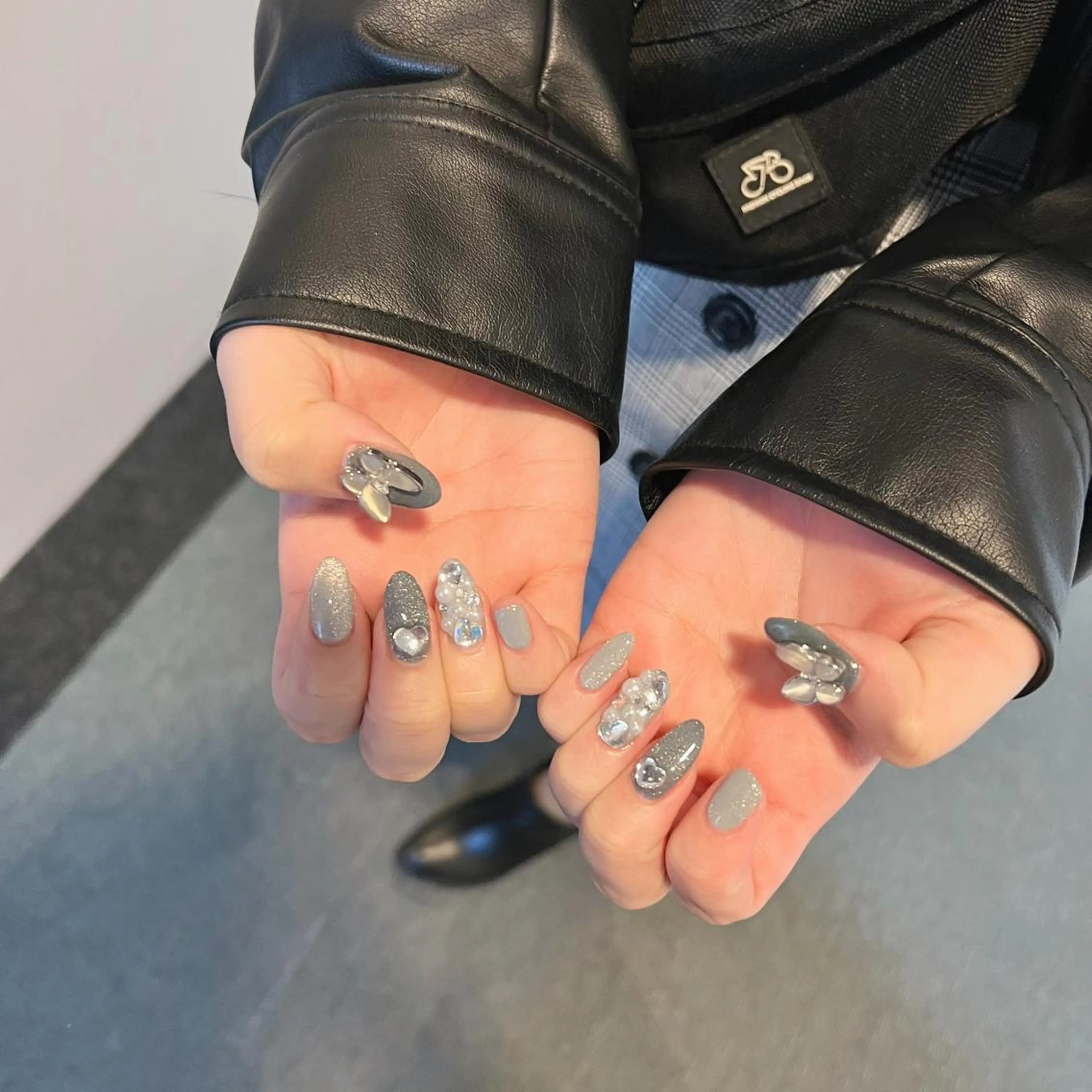 ネイル オーロラネイル フットネイル フレンチネイル ジェルネイル 韓国ネイル ハンドネイル ハンドケア 【ENサロン】 Rei🎀Nailのネイルデザイン