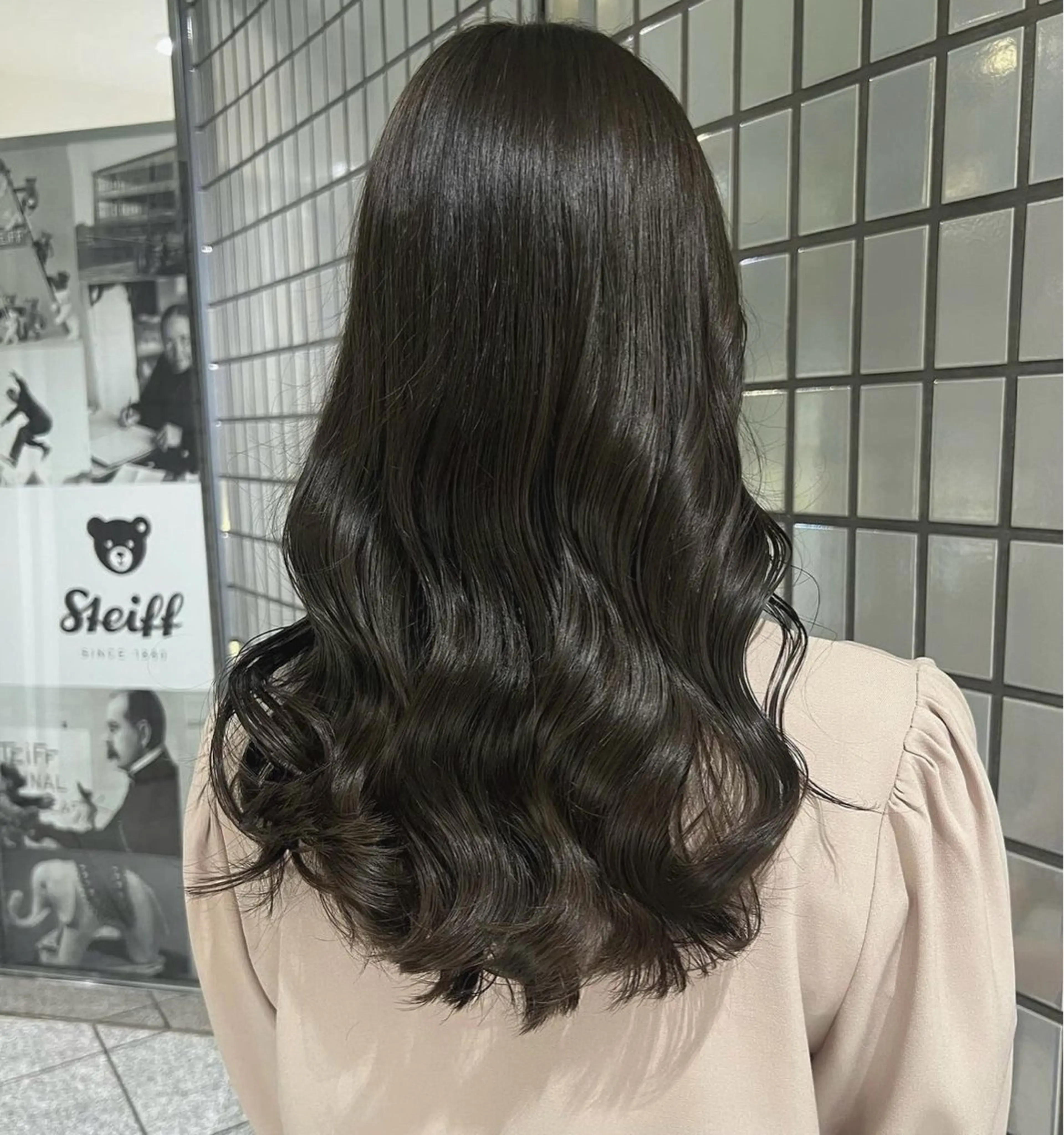 ロング カラー カット ヘアカラー トリートメント akane/ベージュ /オリーブ/ブラウンのヘアスタイル