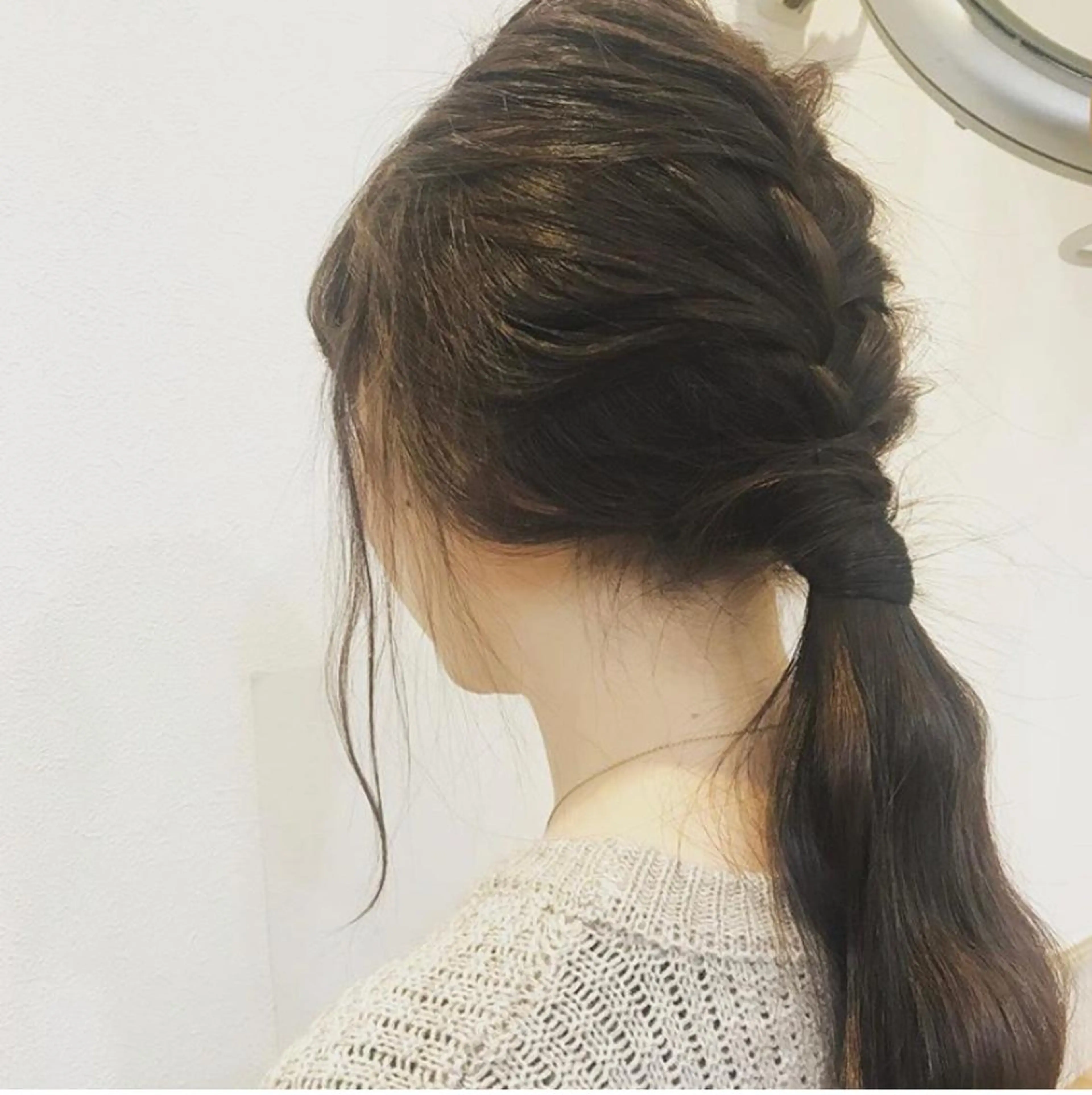 ロング カラー ヘアアレンジ 厚地 伽寧のヘアスタイル