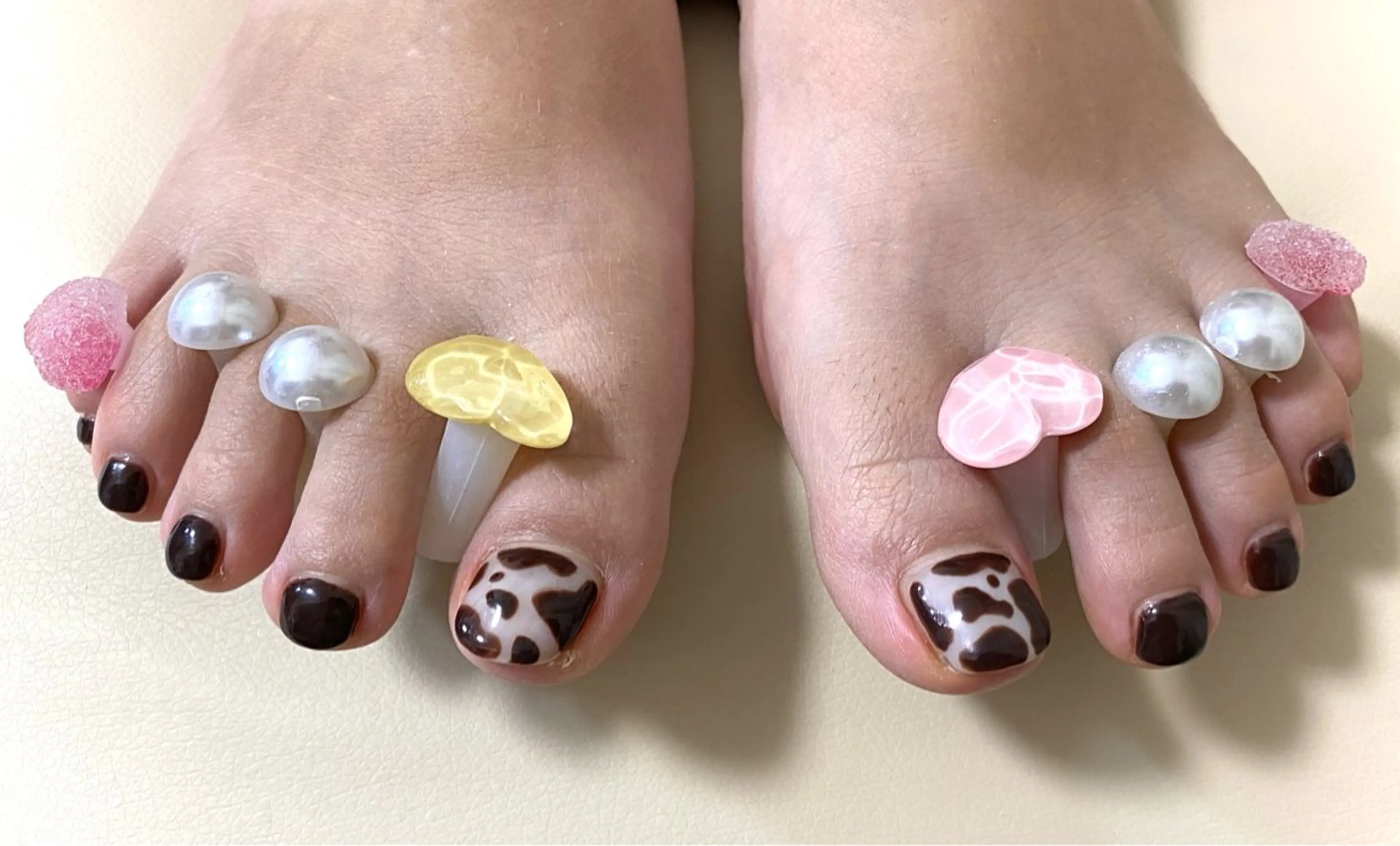 ネイル フットネイル エリアネイルサロン所属・つ きのネイルデザイン