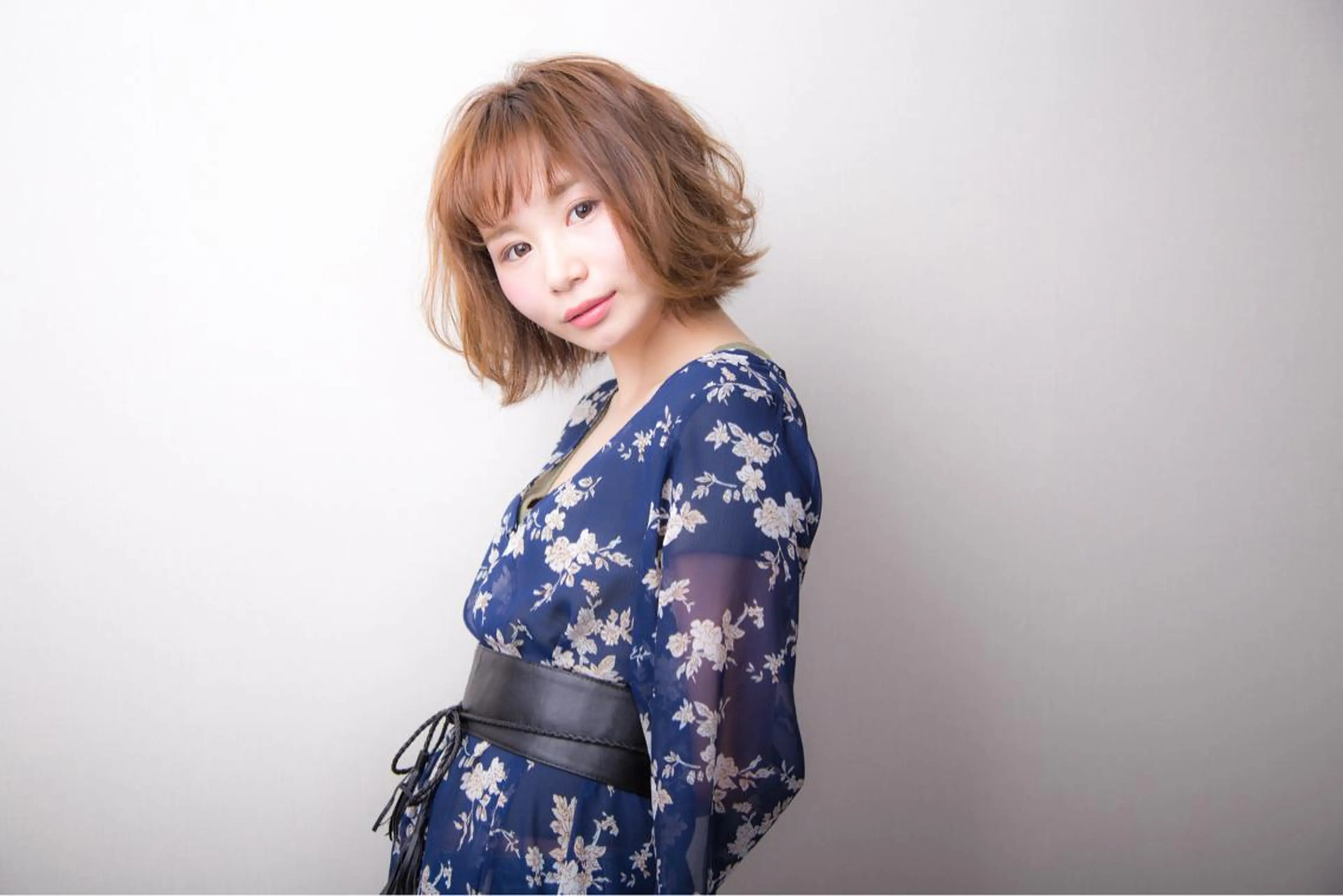 ミディアム カラー パーマ ボブ シースルーバング 平川 友希子のヘアスタイル