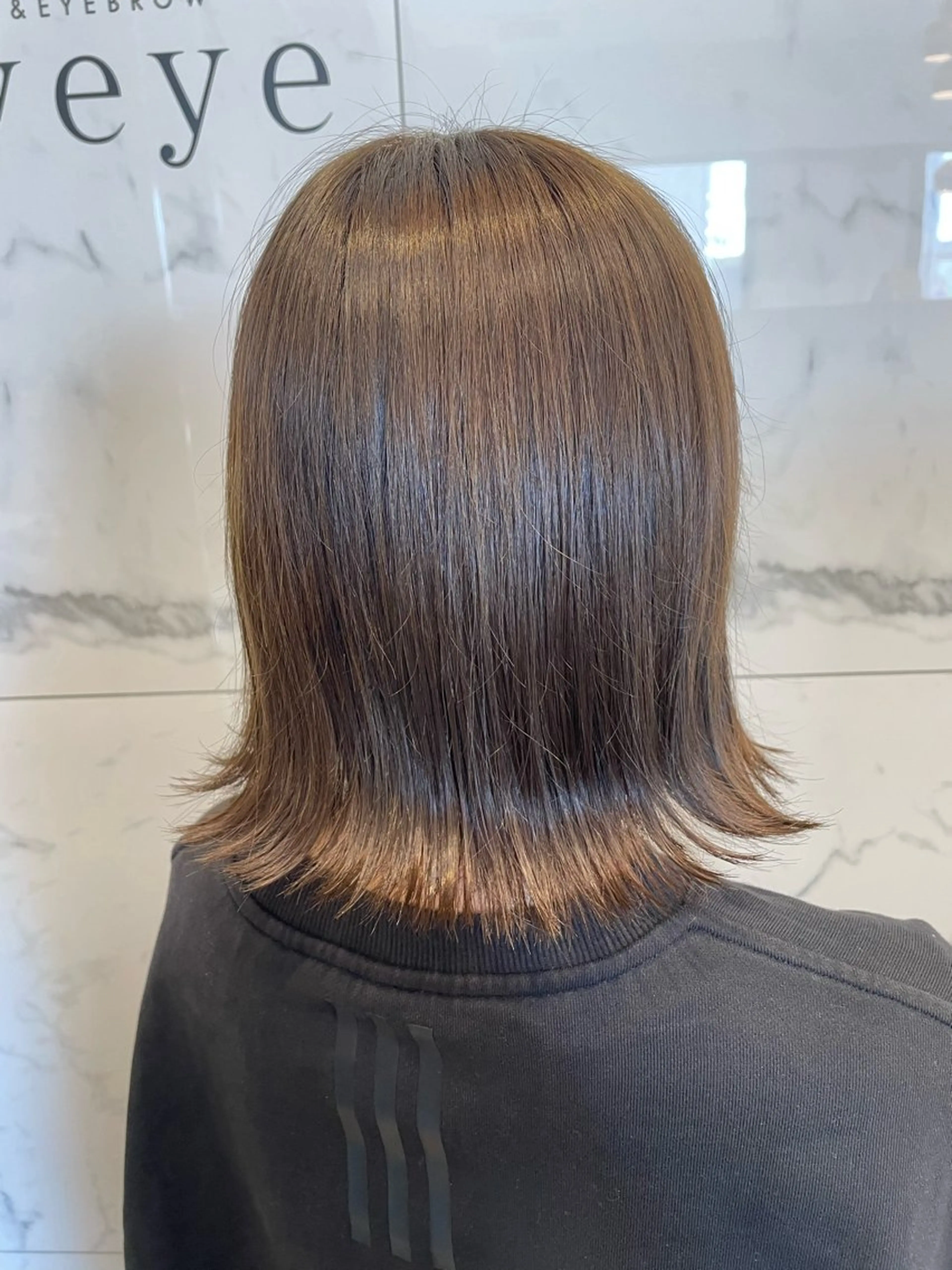 カラー 岡村 真子のヘアスタイル