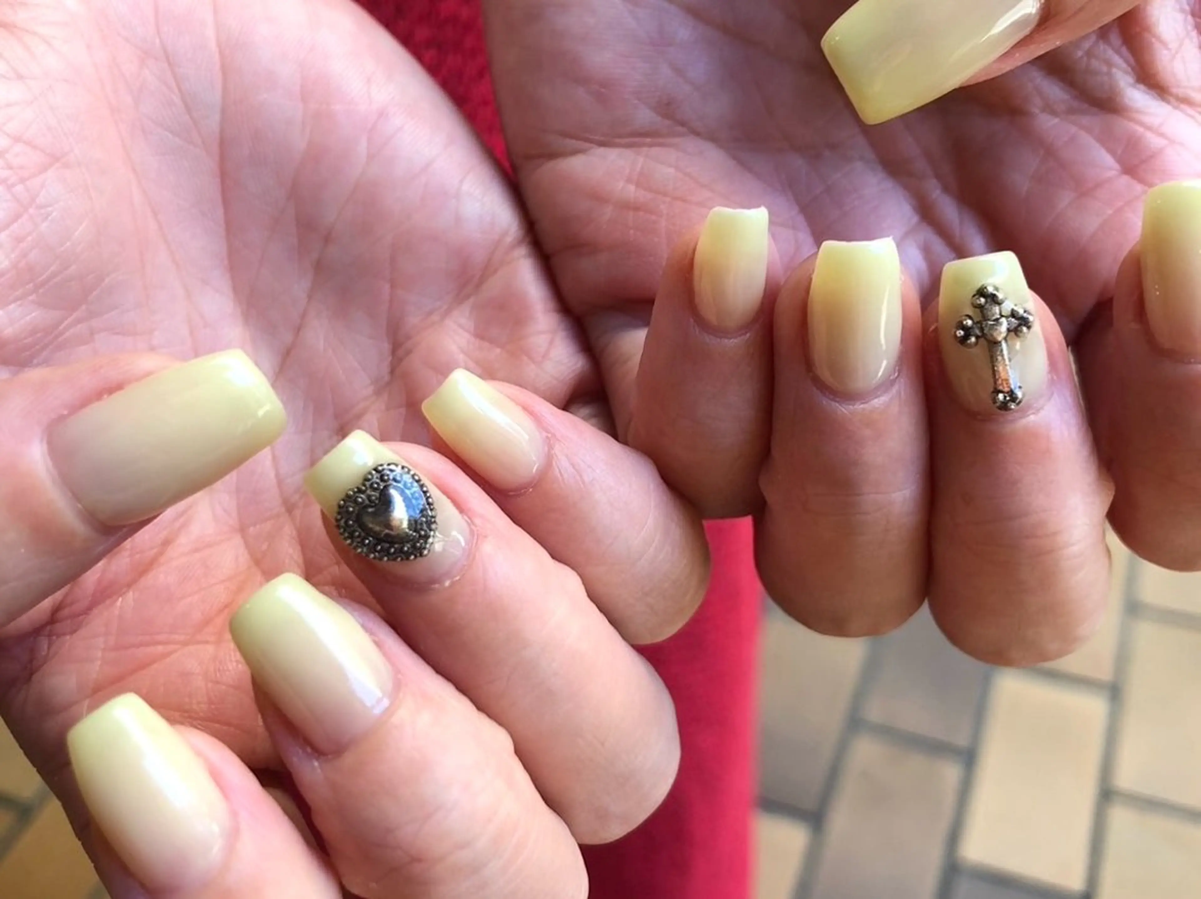 ミディアム リザボーテ八王子店所属・yuki ⌇ リザボーテ八王子店のネイルデザイン