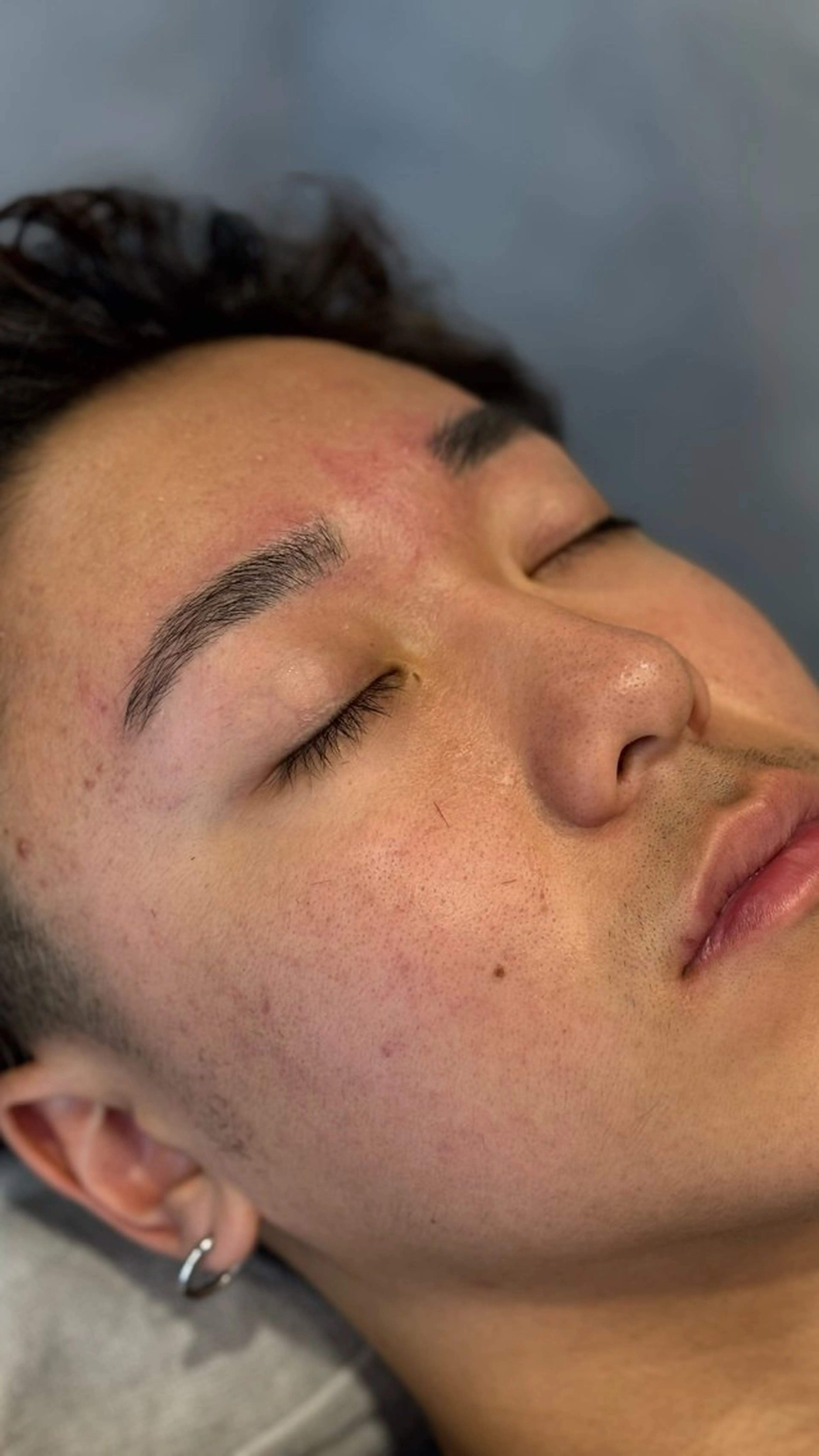 メンズ アイブロウ カット メンズカット✂️/ パーマ🪢/金敷幸作のヘアスタイル