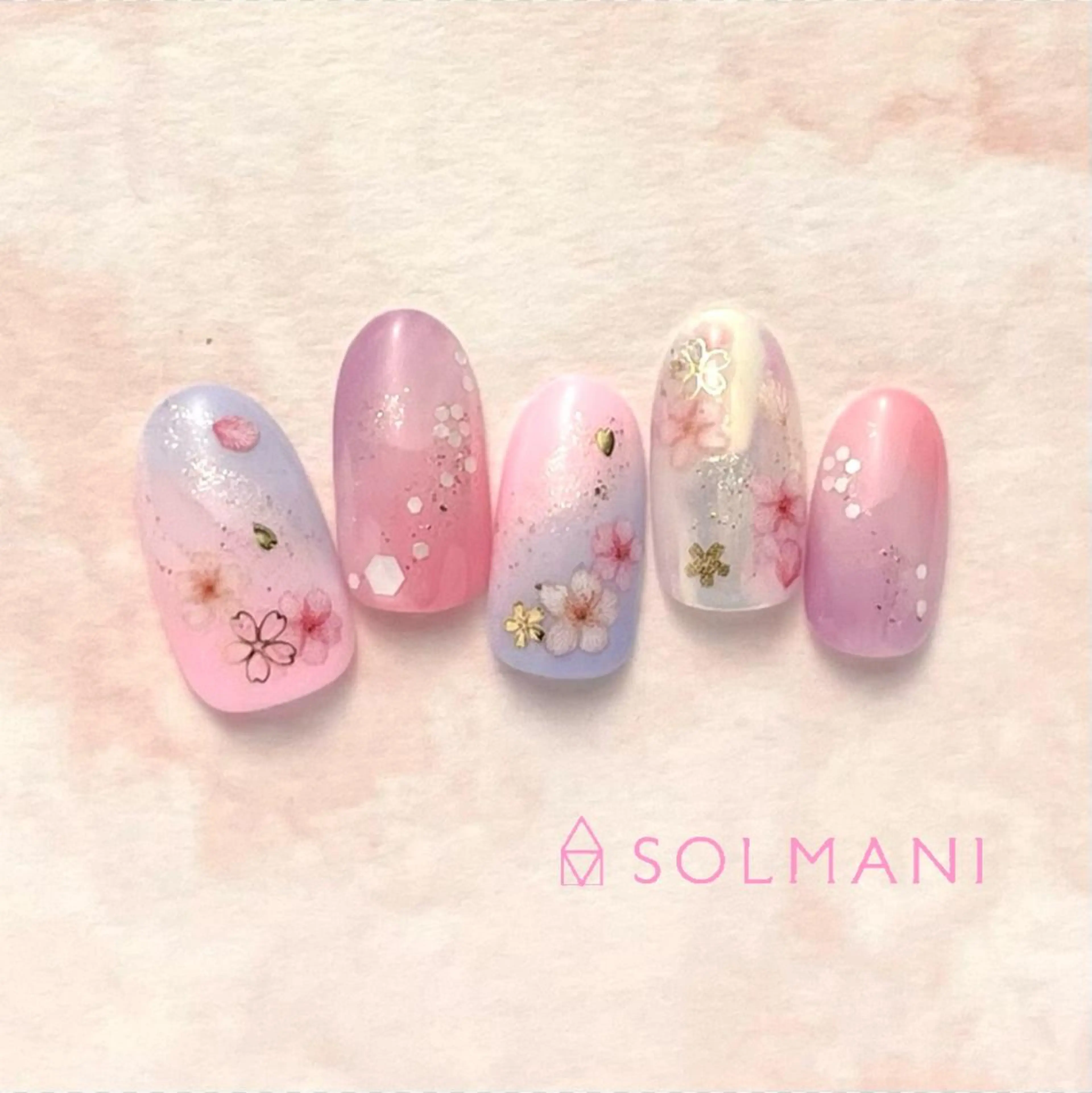ネイル 桜ネイル SOLMANI 予約担当のネイルデザイン