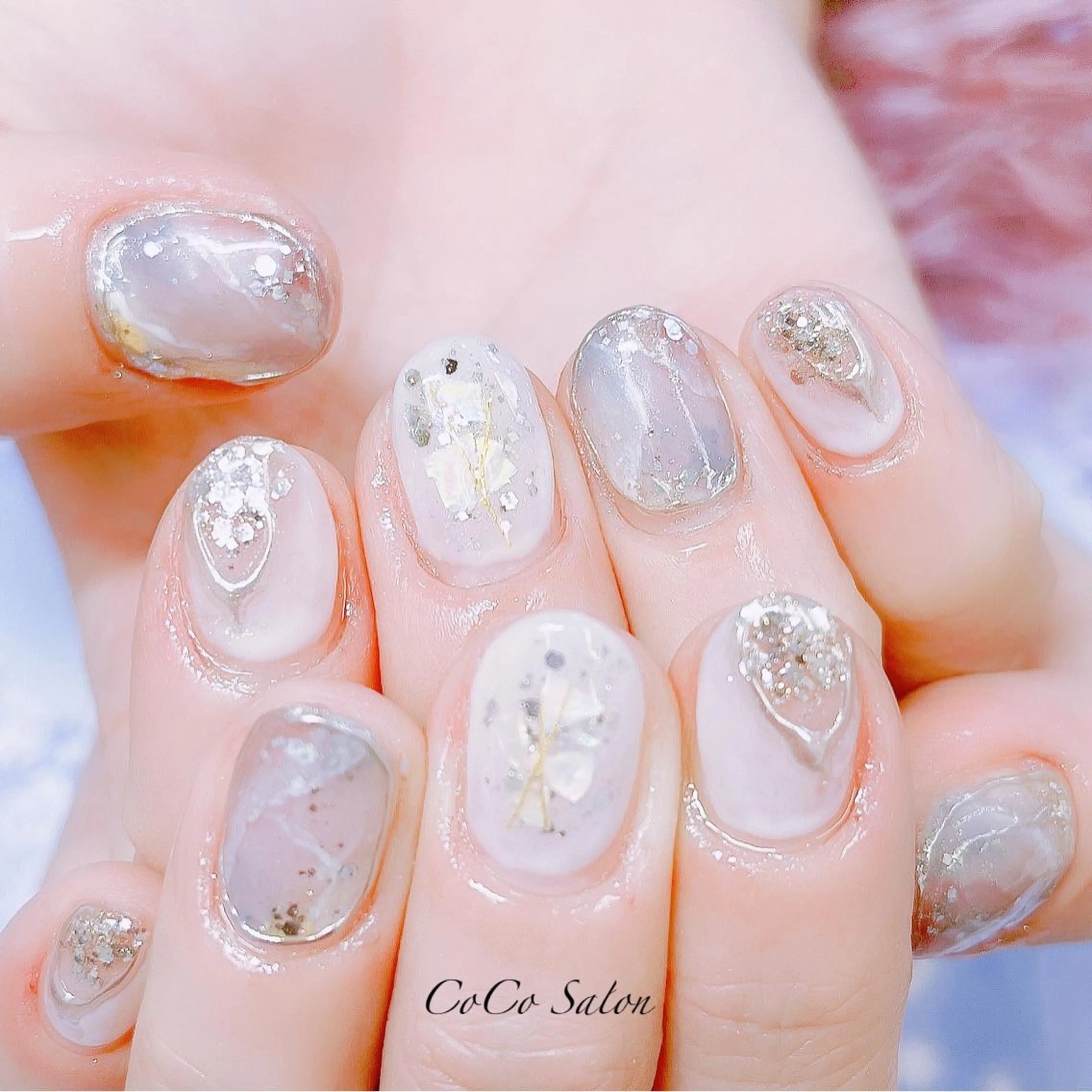 ネイル 成人式 長さ出し ジェルネイル ホログラムネイル キラキラネイル ハンドネイル CoCoSalon ネイル/まつ毛予約のネイルデザイン