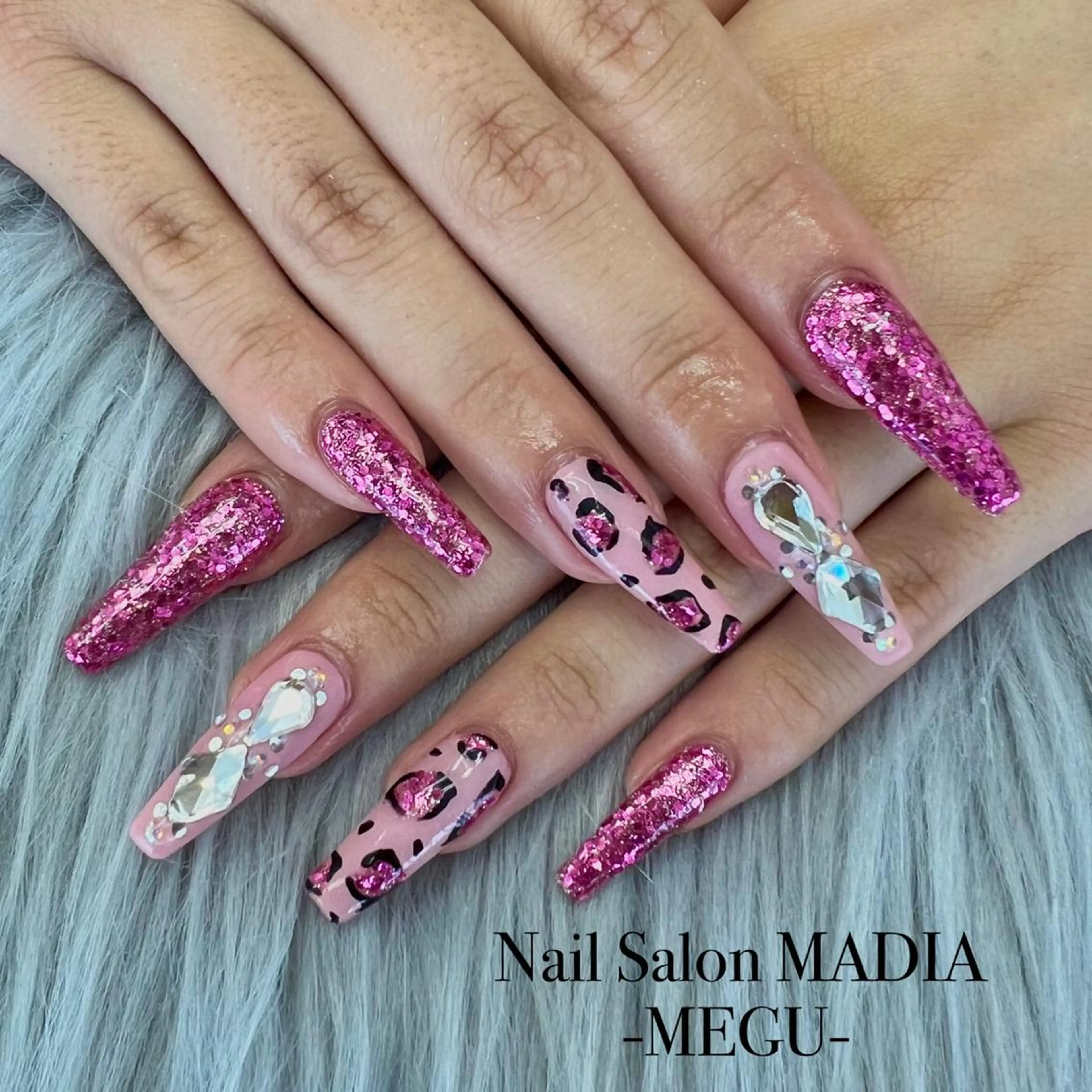 ネイル MADIA藤沢所属・MADIA MEGUのネイルデザイン