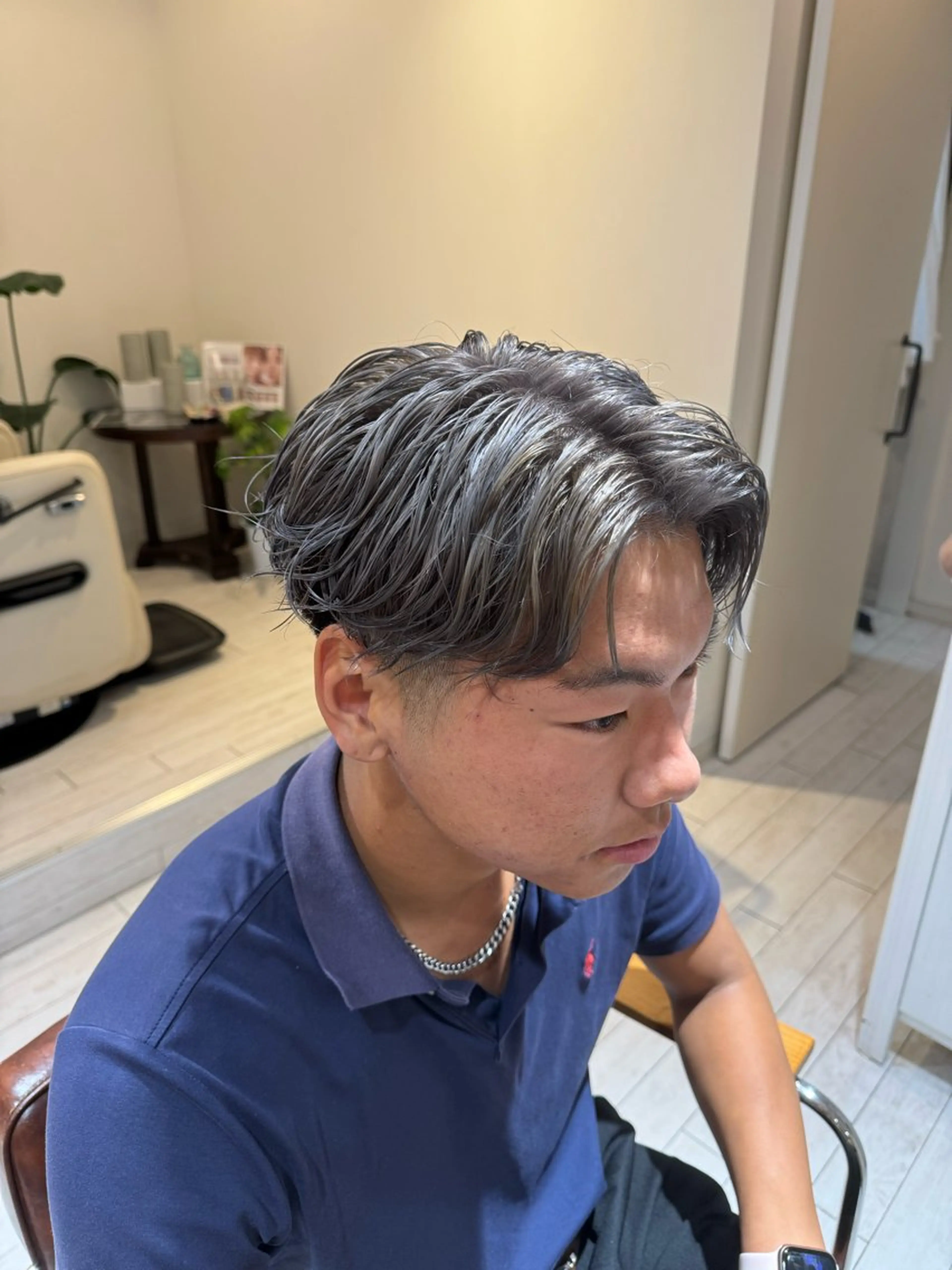 カラー ヘアカラー 菰田 愛輝のヘアスタイル