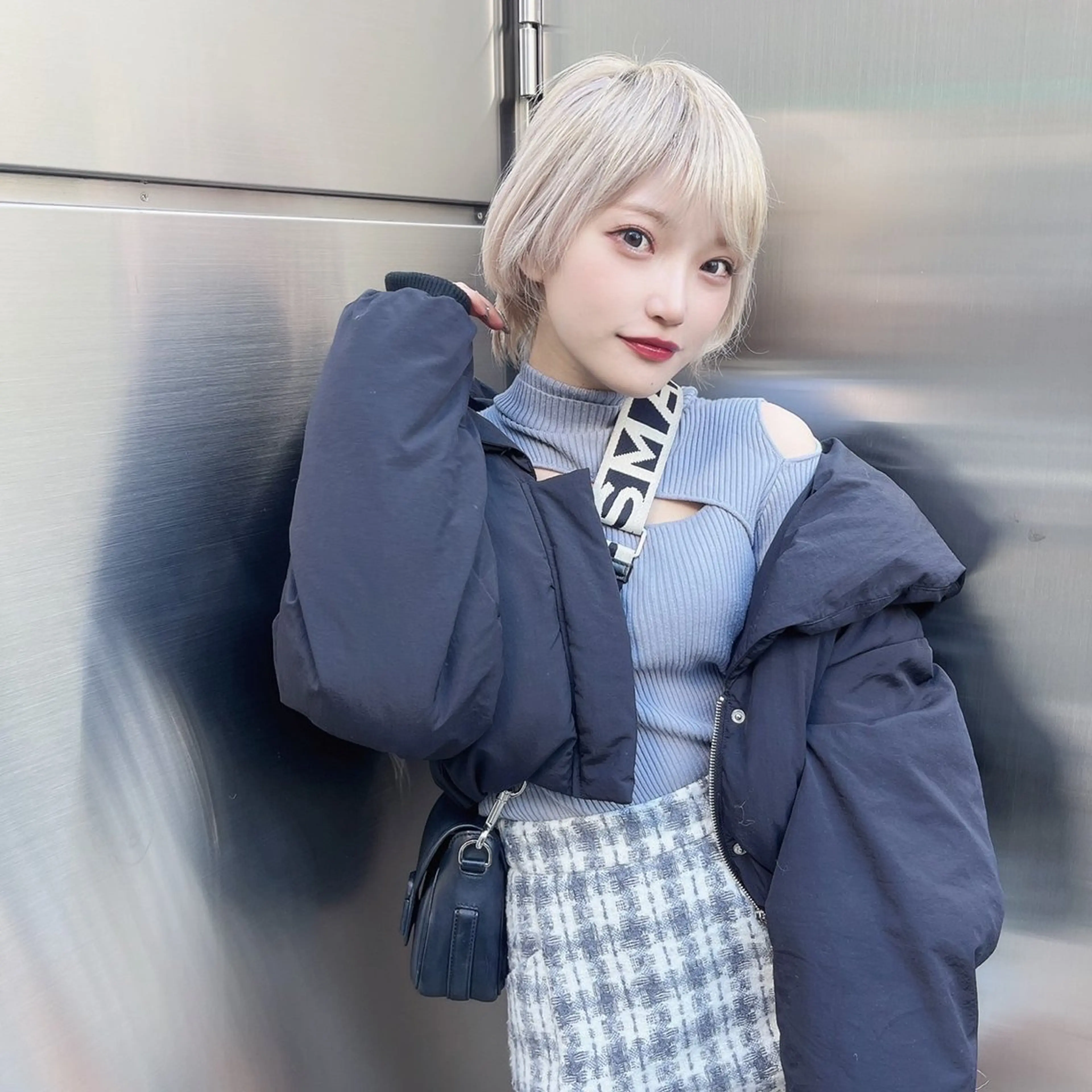 ショート カラー ホワイト&レイヤーカ ットエクステ長畠俊輔のヘアスタイル