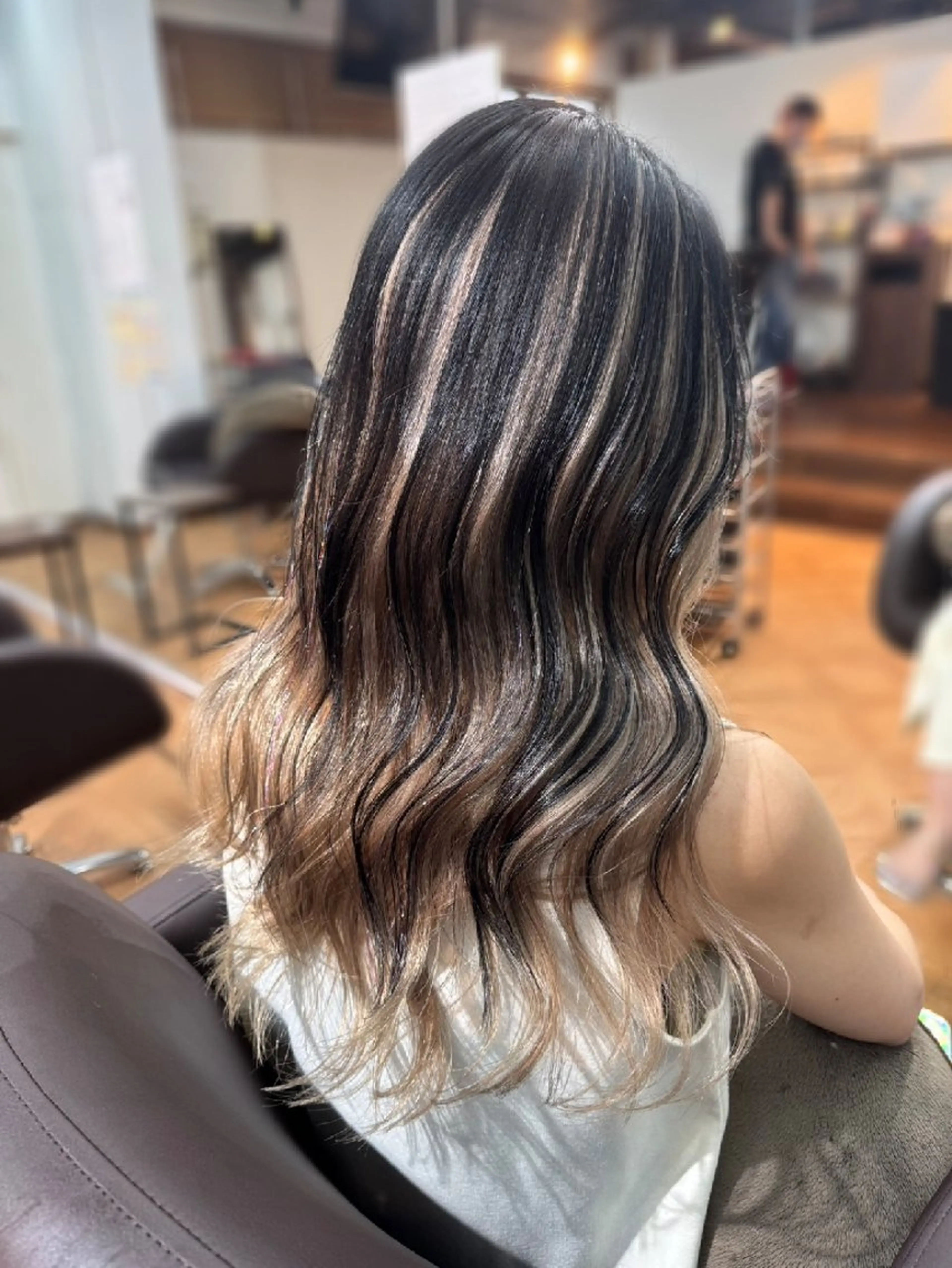 ロング カラー 久村 奈菜のヘアスタイル