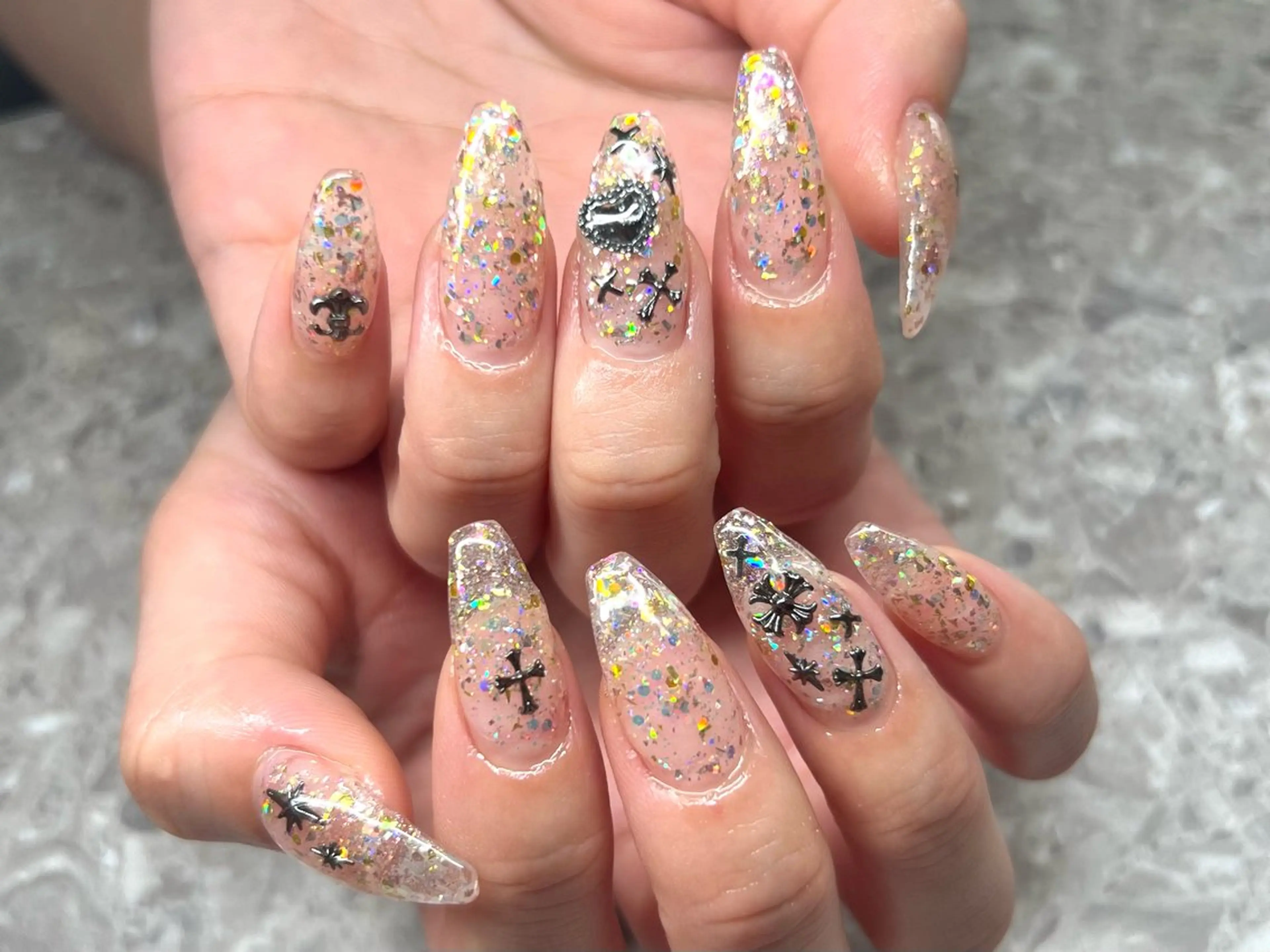 ネイル ハンドネイル ハンドケア ONIKA Nail 青山通り店所属・ONIKA Nail 表参道A4徒歩2分のネイルデザイン