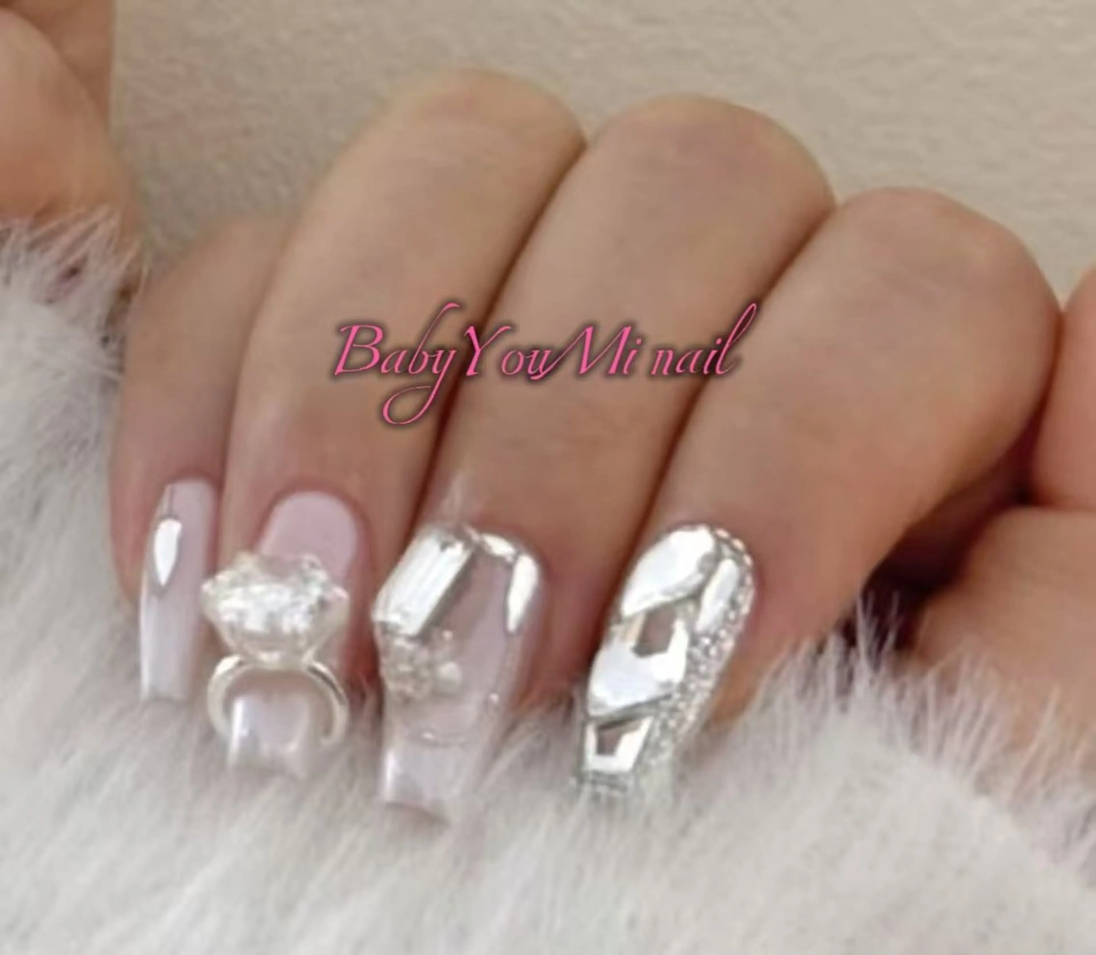 ネイル オーロラネイル フラワーネイル フットネイル フレンチネイル ジェルネイル ハンドネイル BabyYouMi ねねのネイルデザイン