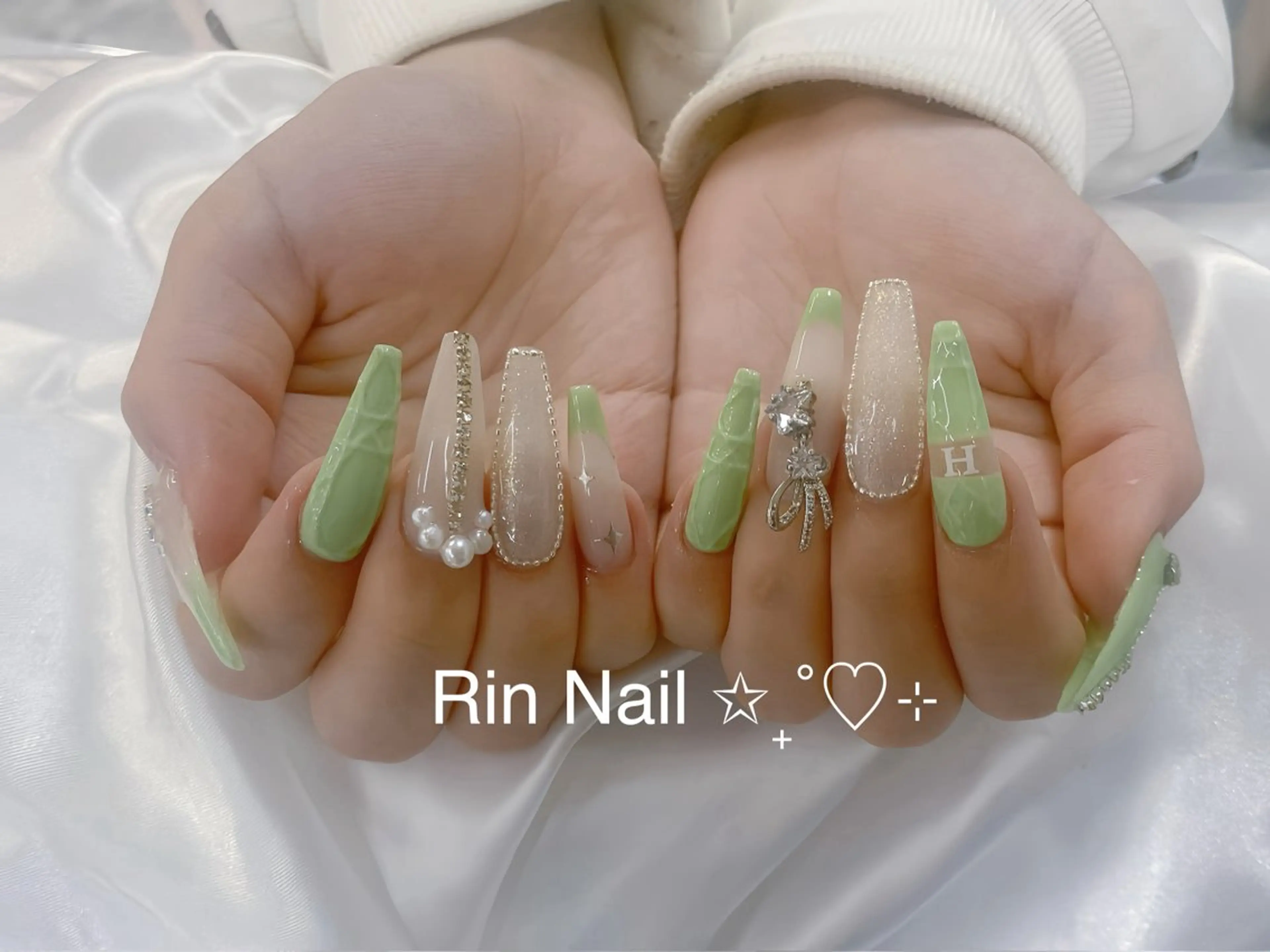 ネイル チークネイル フラッシュネイル フラワーネイル フットネイル ジェルネイル ハンドネイル Rin Nail Shinokuboのネイルデザイン