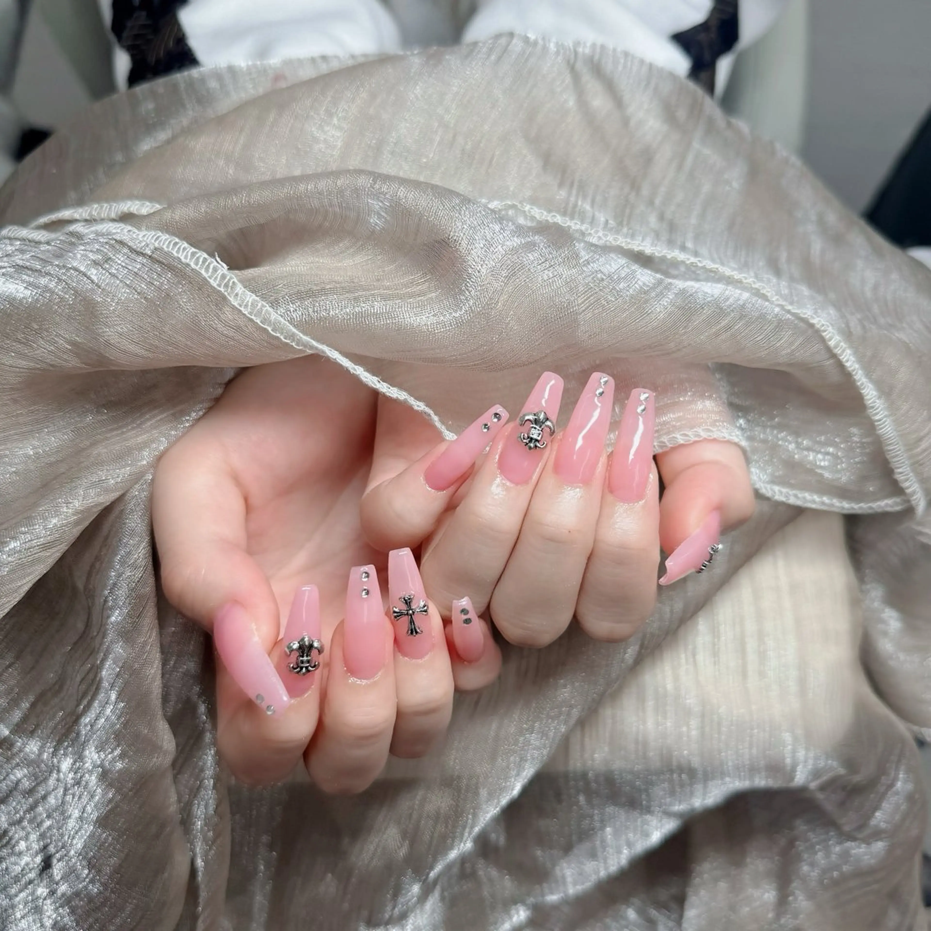 ネイル ジェルネイル 韓国ネイル マグネットネイル ネイルチップ 冬ネイル Lenie Nail Salonのネイルデザイン