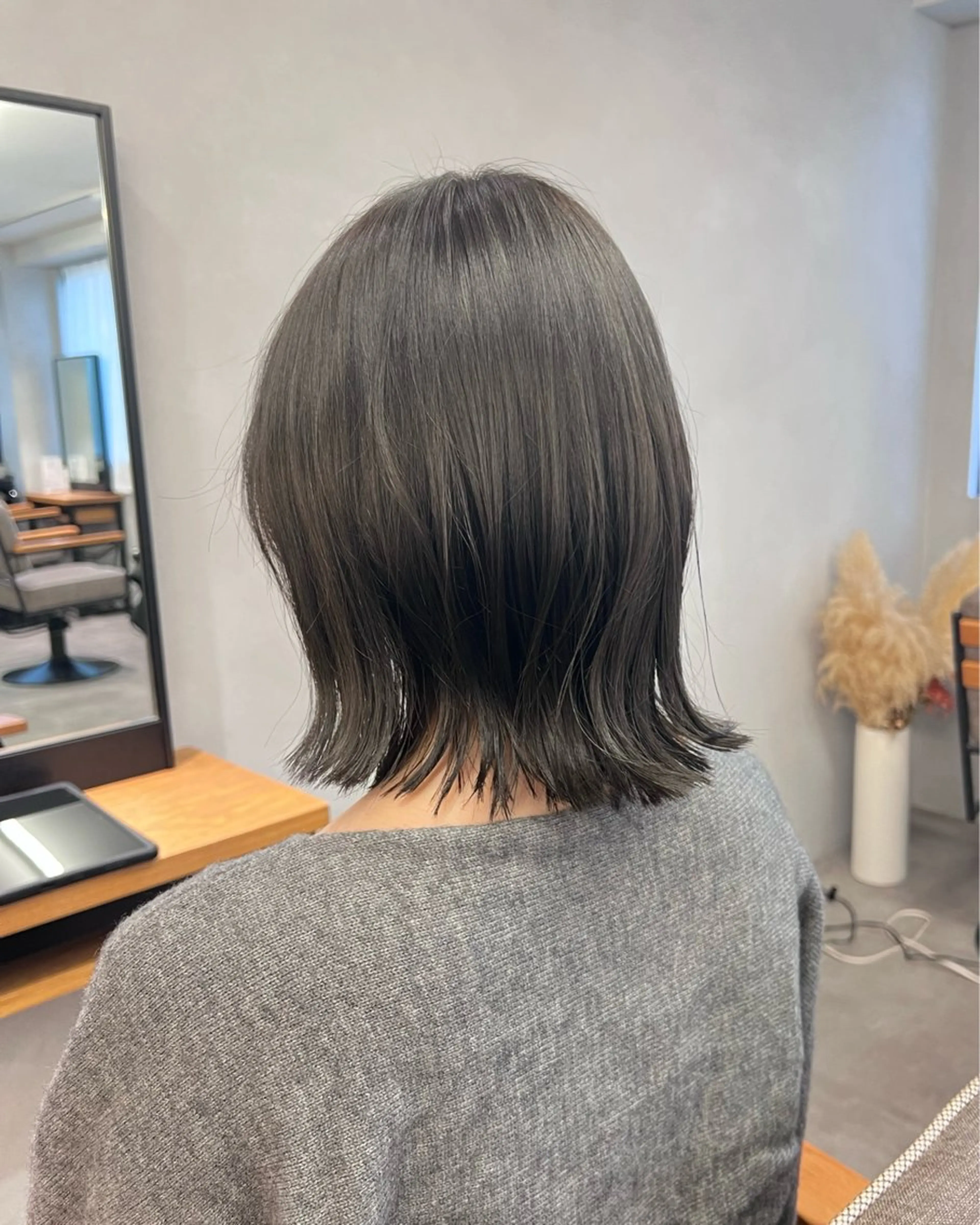 ミディアム カラー 切りっぱなしボブ ブリーチ 透明感カラー グレージュ ブリーチなしカラー カット ヘアカラー トリートメント 🌿ダブルカラー/ 明大前/中村渓太のヘアスタイル