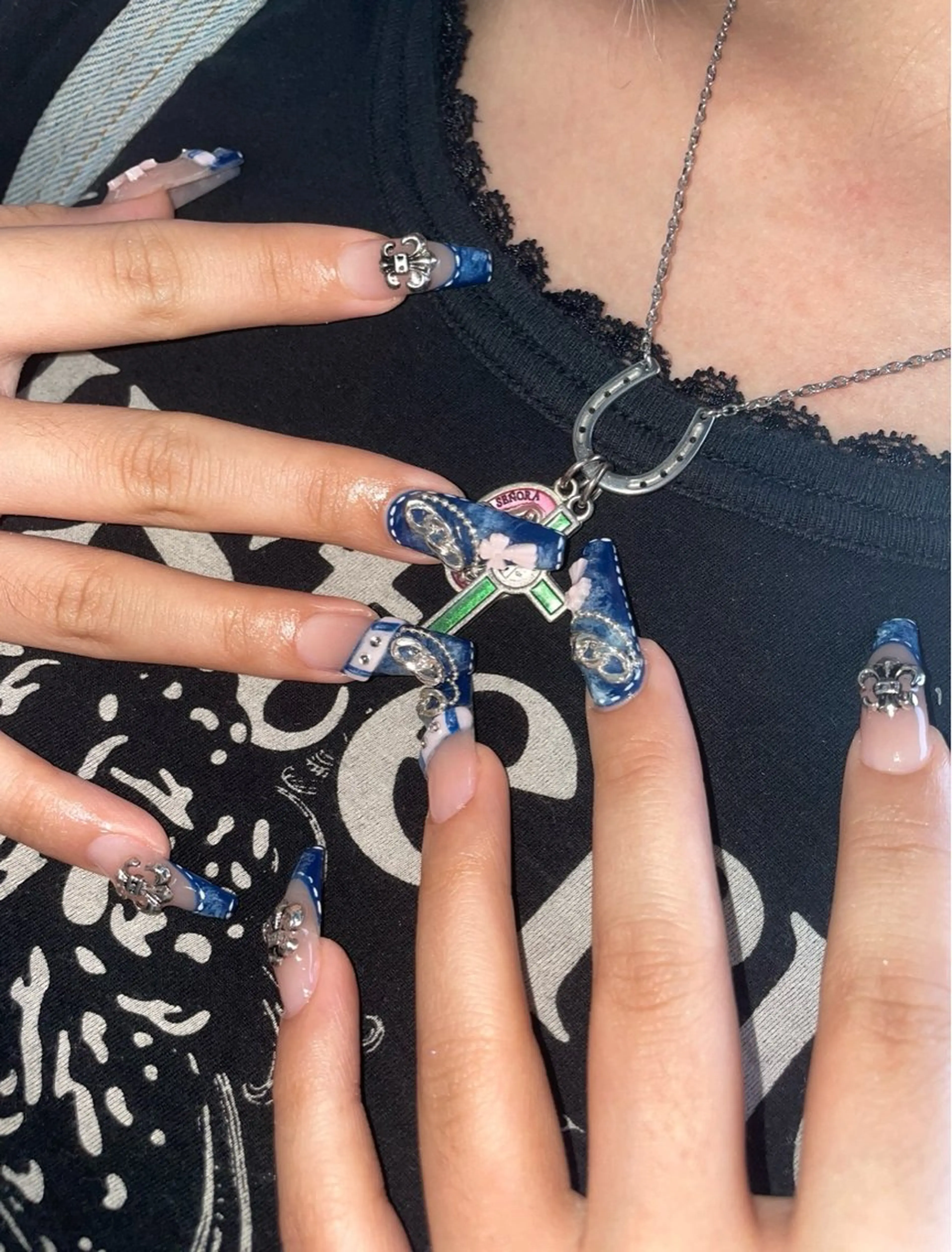 ネイル ONIKA nail 表参道所属・ネイリスト fujiiのネイルデザイン