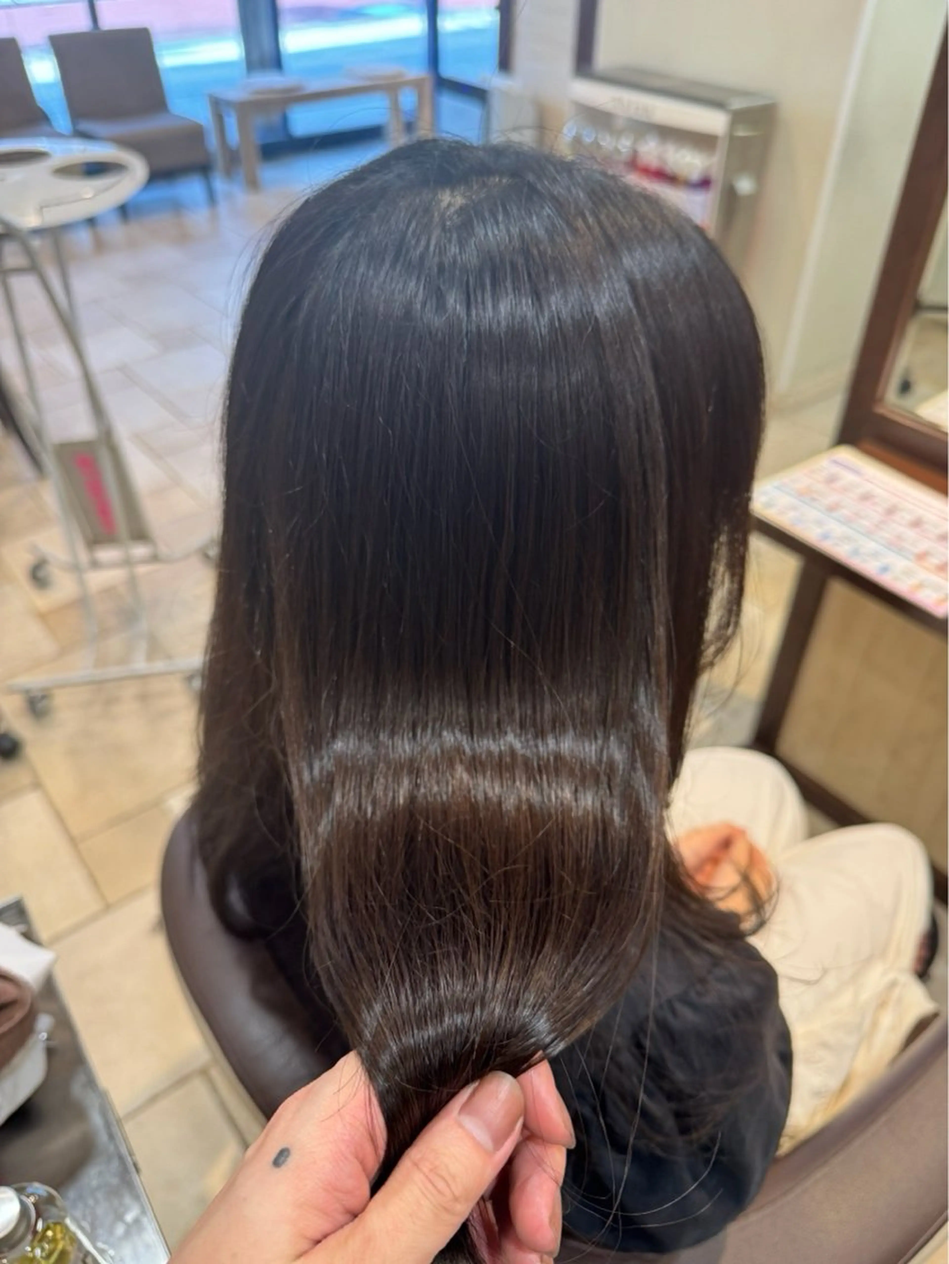 ロング 縮毛矯正 脇野 真琴のヘアスタイル